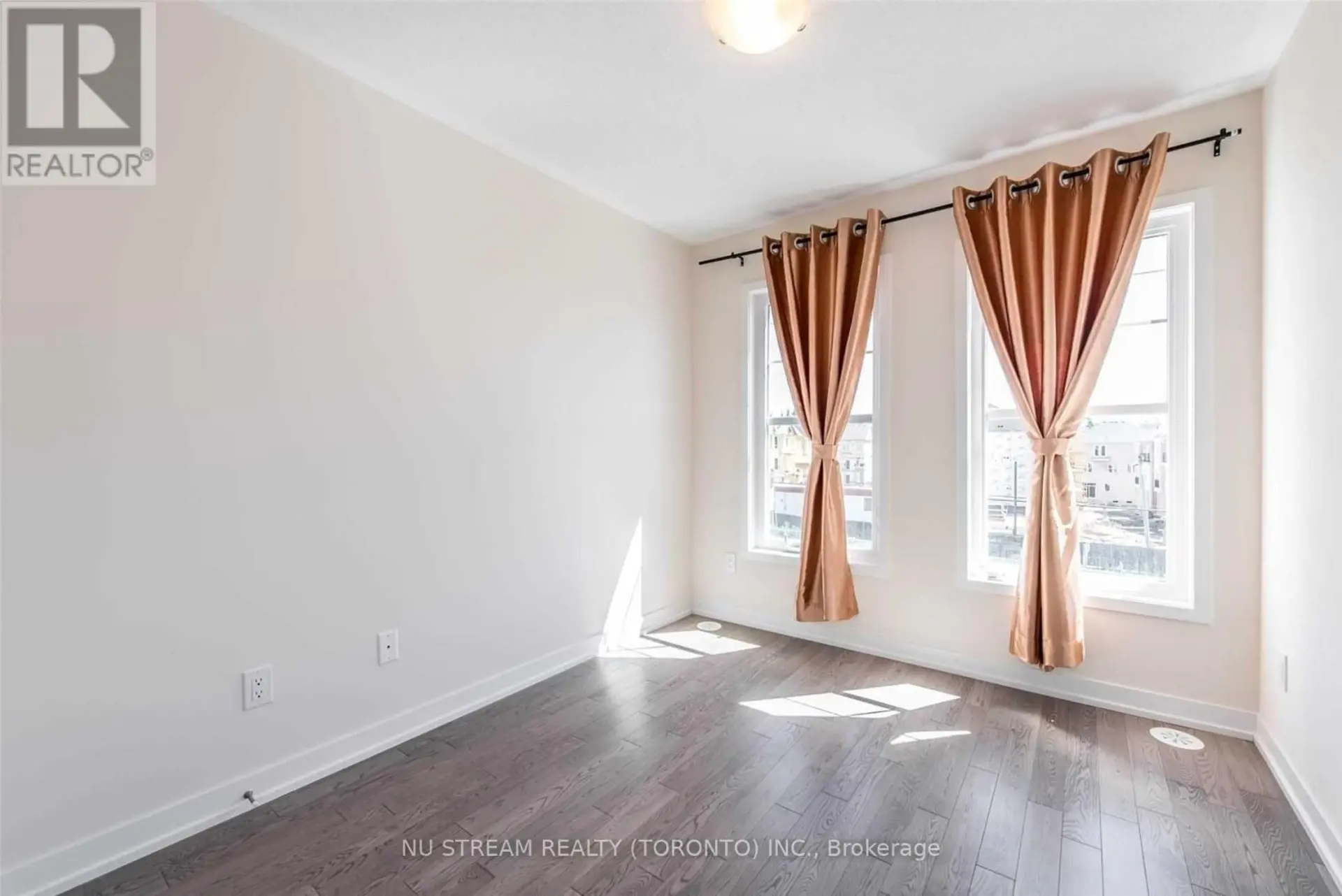 10578 BATHURST STREET - Image 19