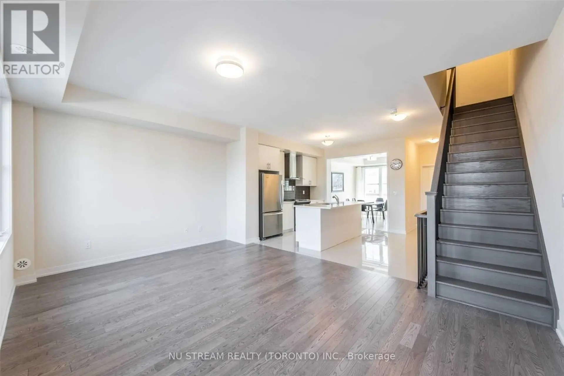 10578 BATHURST STREET - Image 8