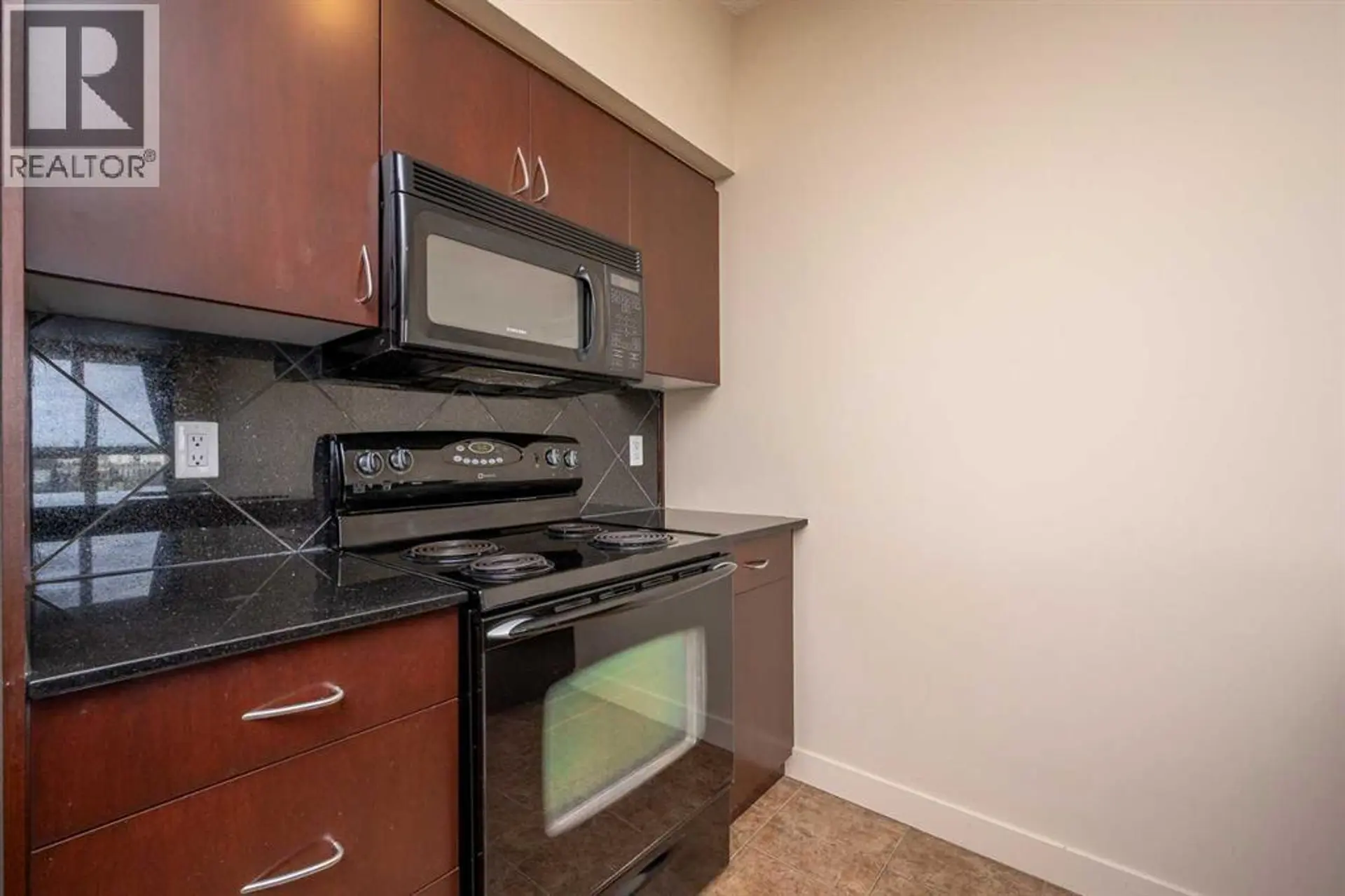 #2001 8710 Horton Road SW - Image 7