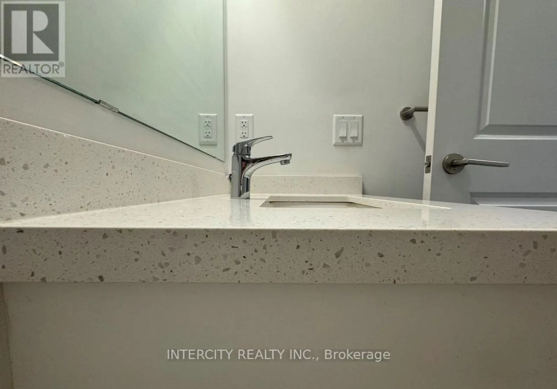 #138 85 ATTMAR DRIVE - Image 10