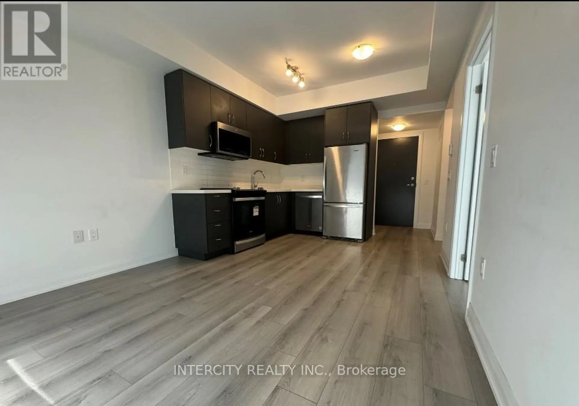 #138 85 ATTMAR DRIVE - Image 3