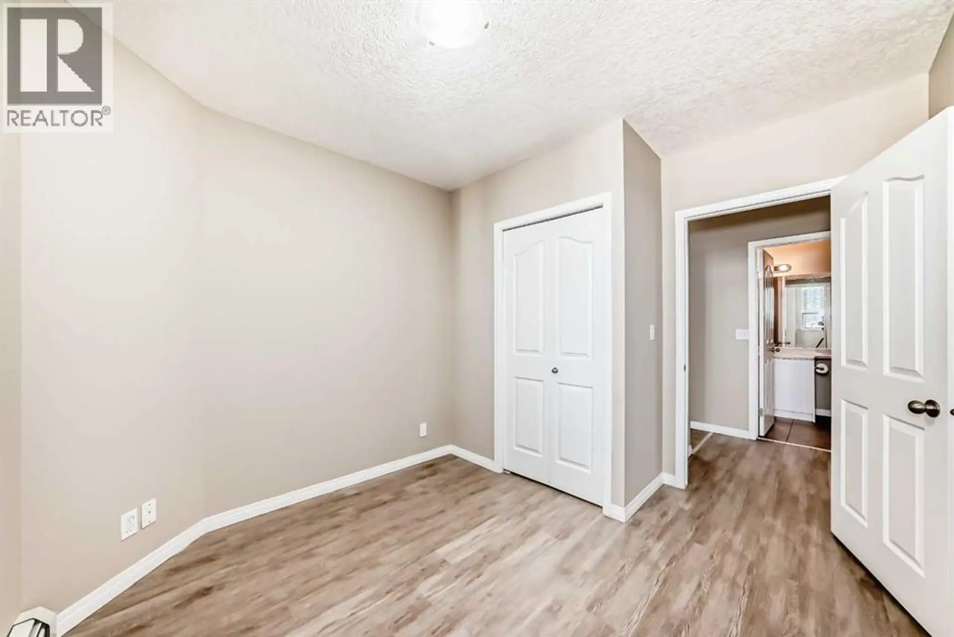 #707 1053 10 Street SW - Image 11