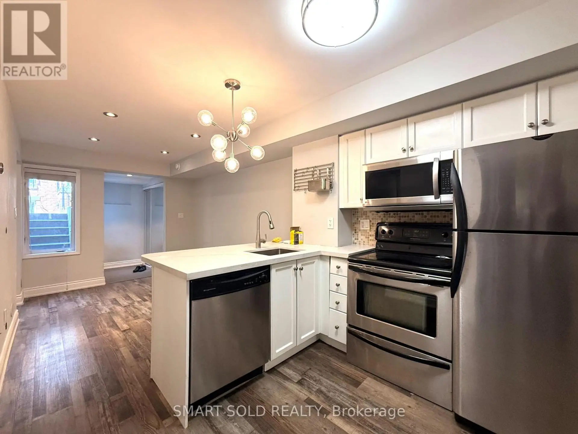 #725 10 LAIDLAW STREET - Image 5