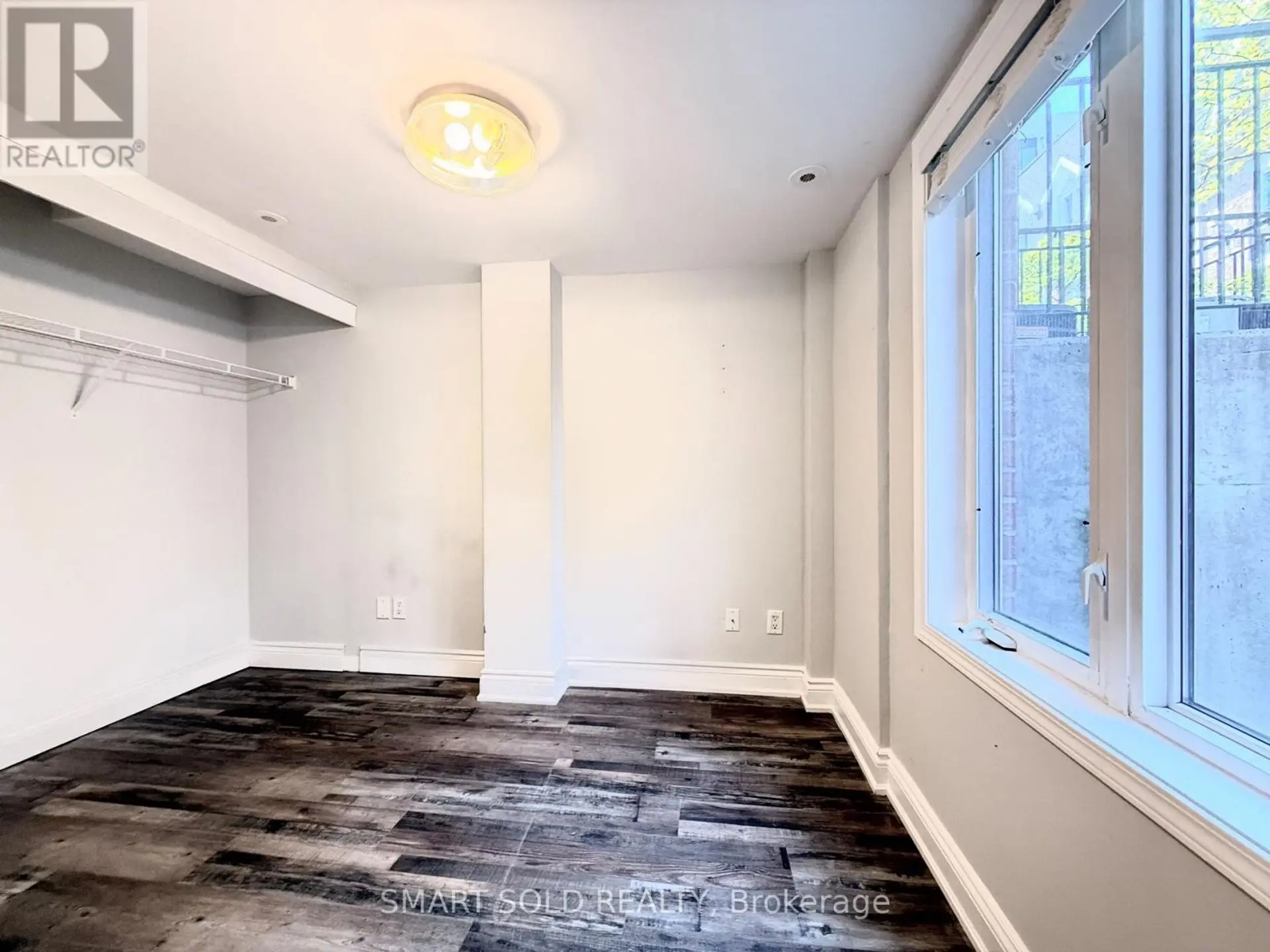#725 10 LAIDLAW STREET - Image 8