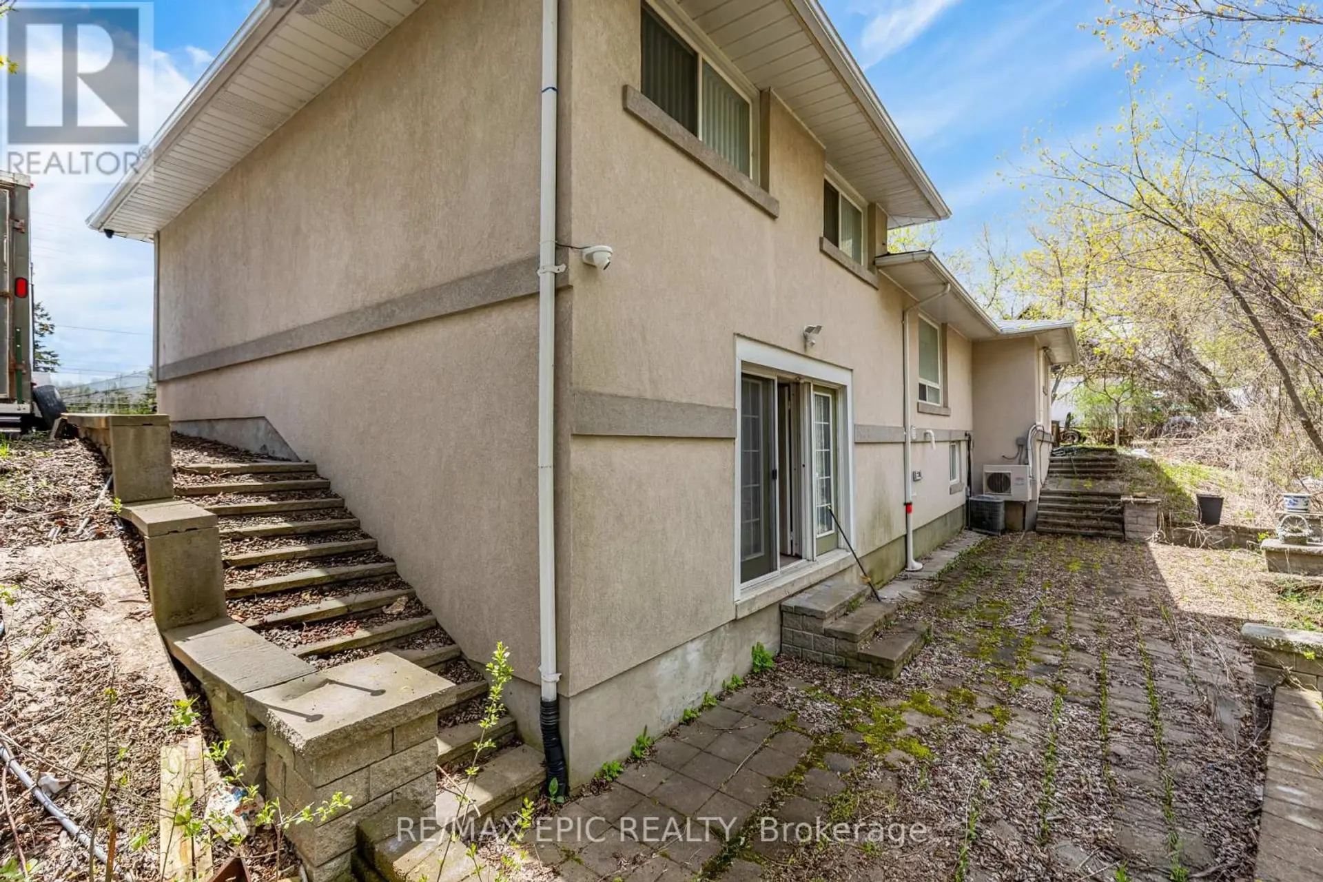 4812 HIGHWAY 7 E - Image 11