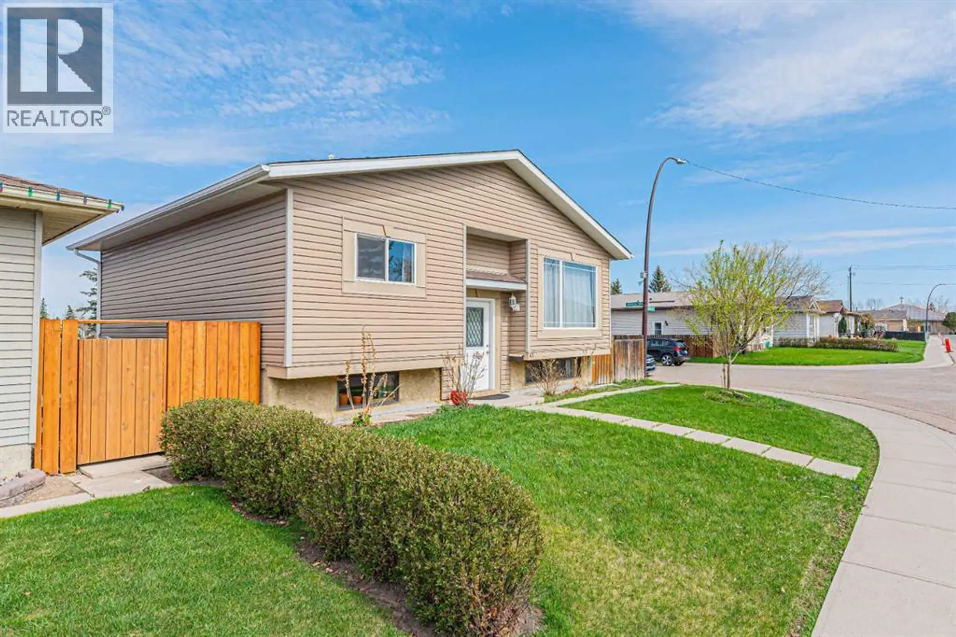 43 Abbercove Road SE - Image 2