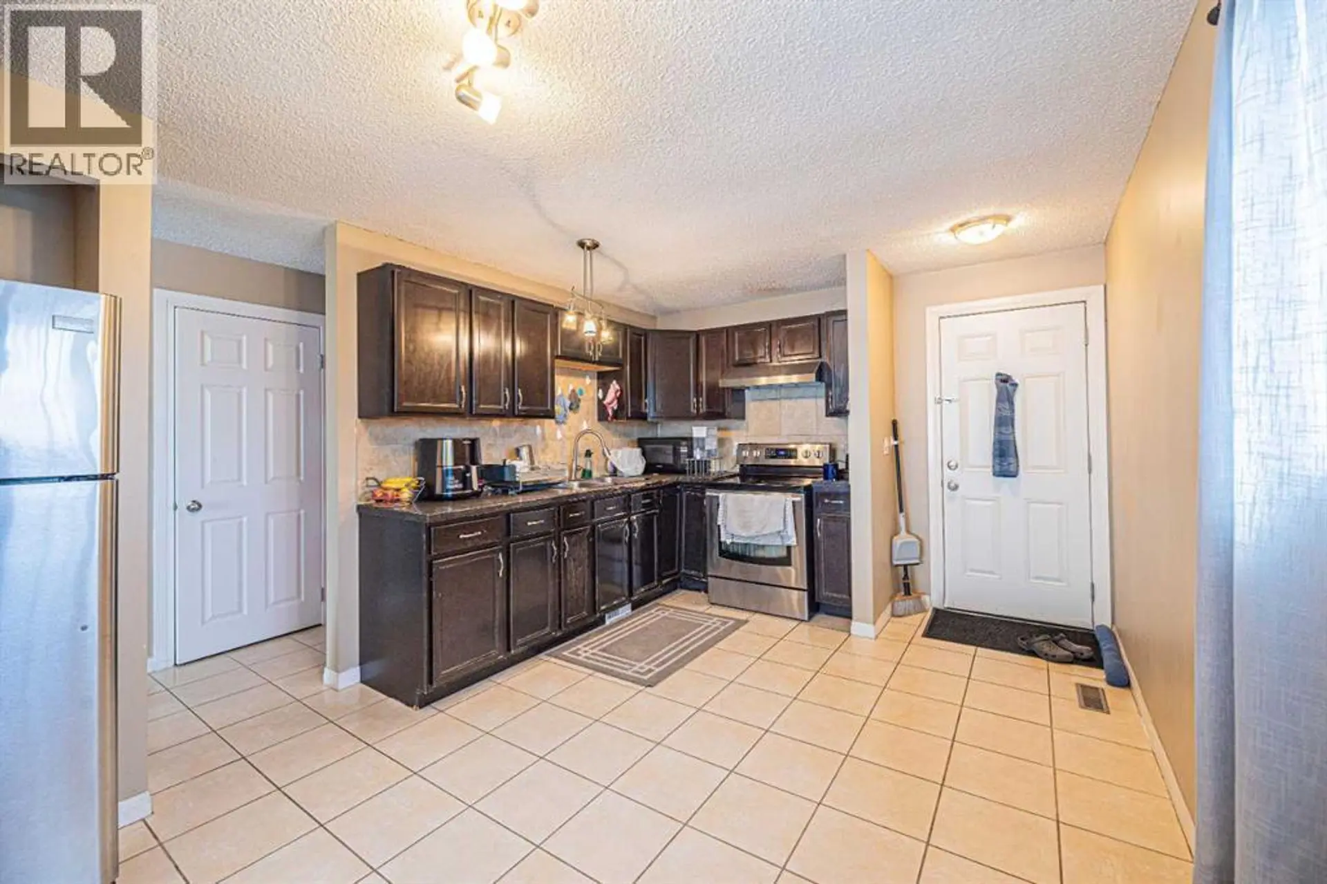 43 Abbercove Road SE - Image 4