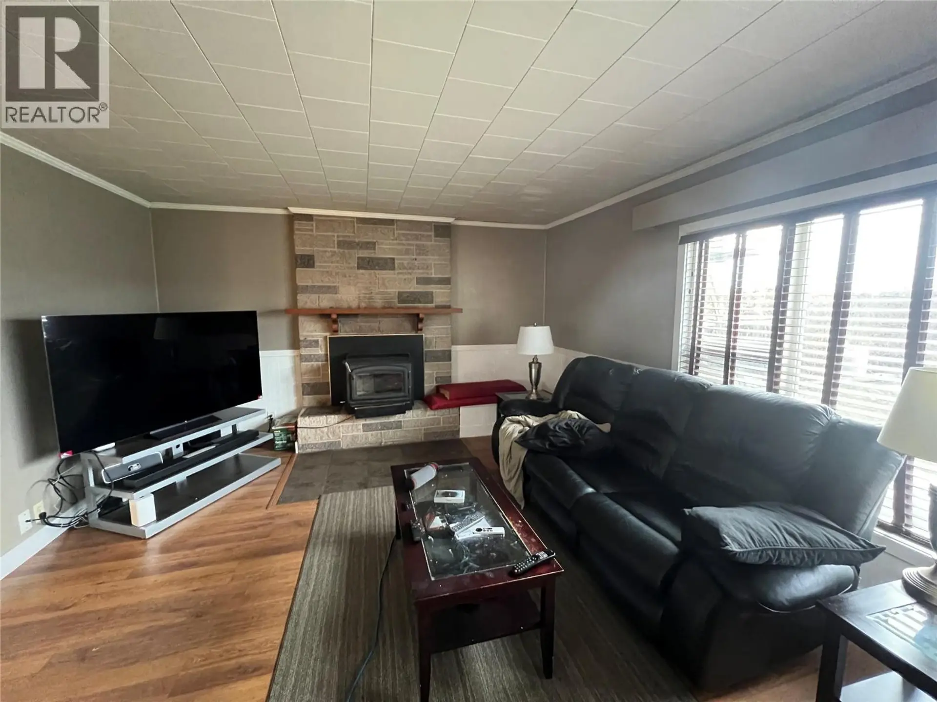 5007 47 Avenue - Image 5