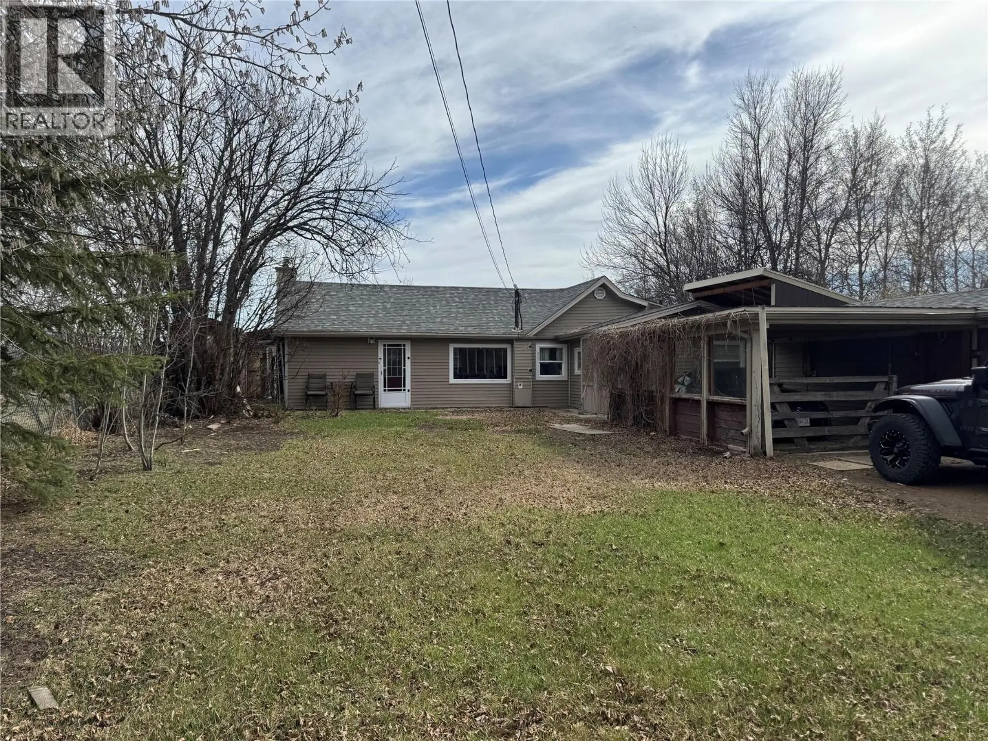5007 47 Avenue - Image 1