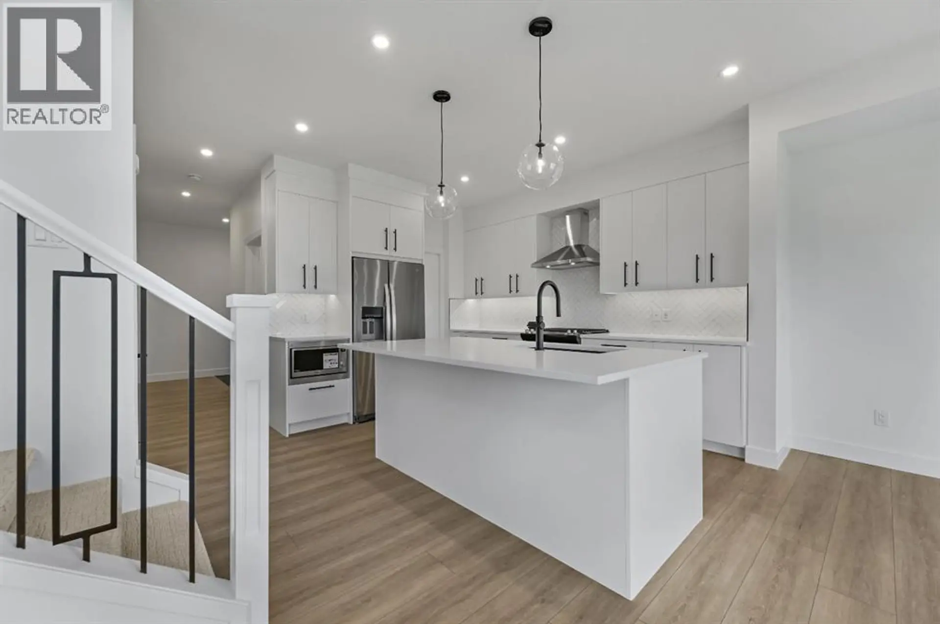 135 Walgrove Bay SE - Image 2