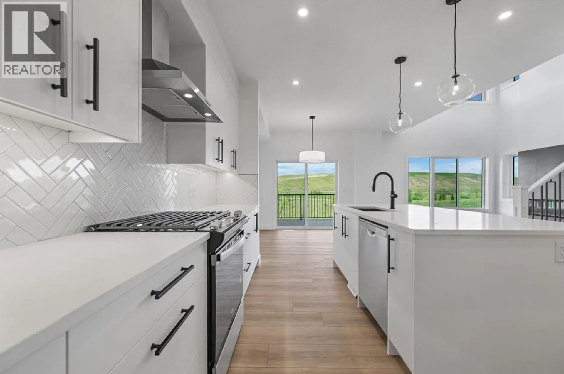 135 Walgrove Bay SE - Image 3