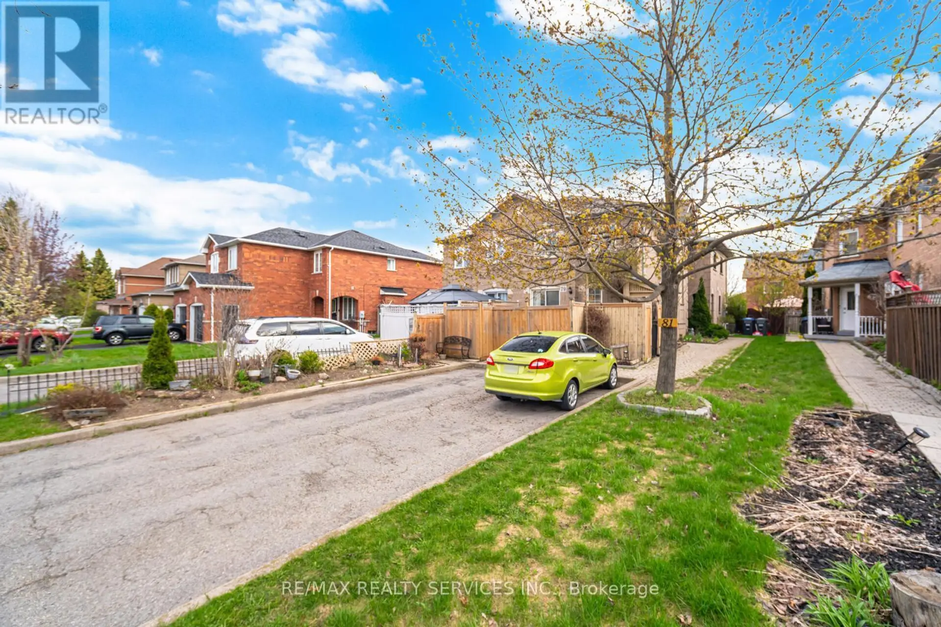 79 PRESSED BRICK DRIVE - Image 1