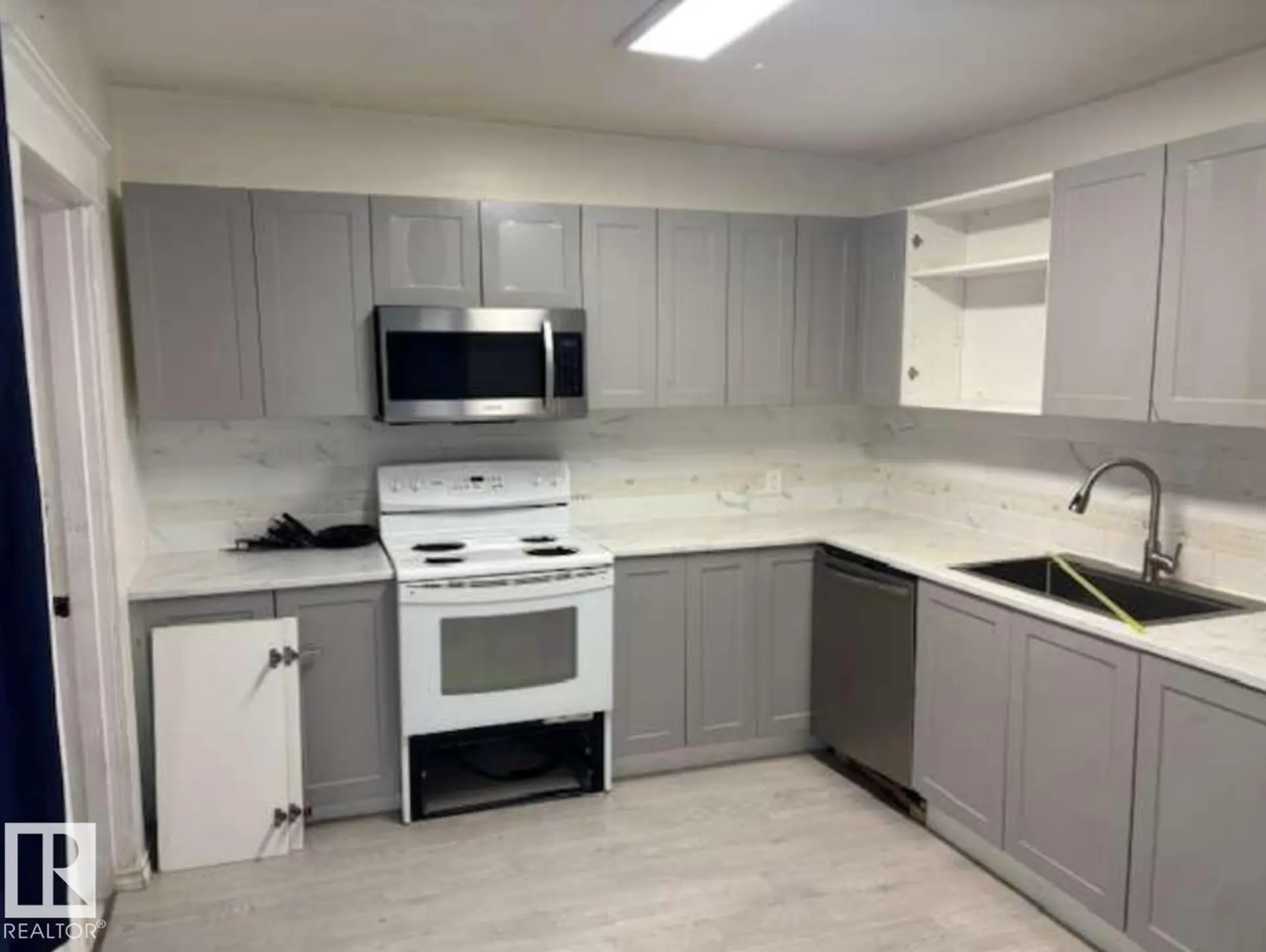 10730 92 ST NW - Image 7