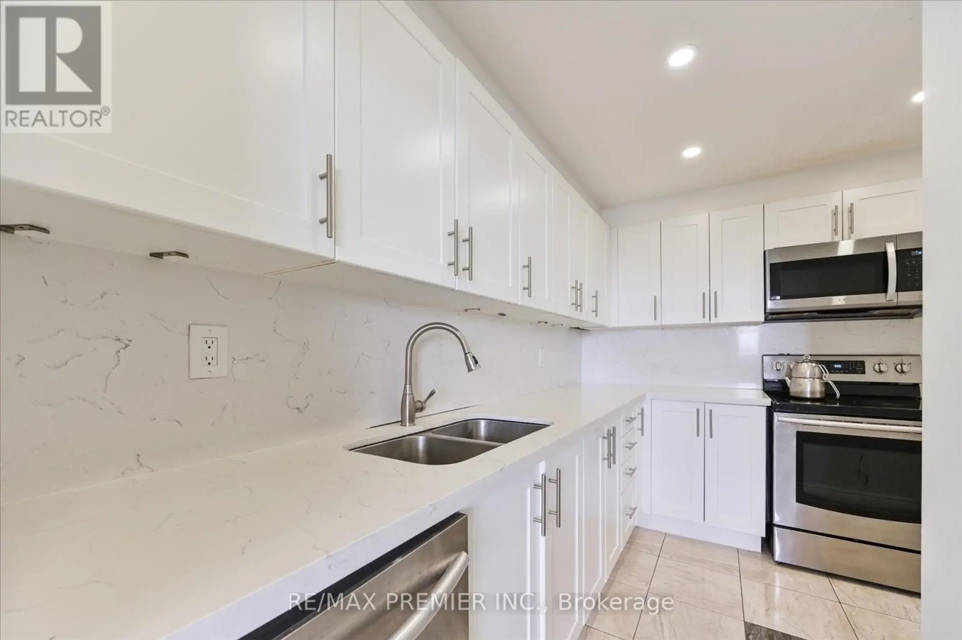 #716 80 GRANDRAVINE DRIVE - Image 1