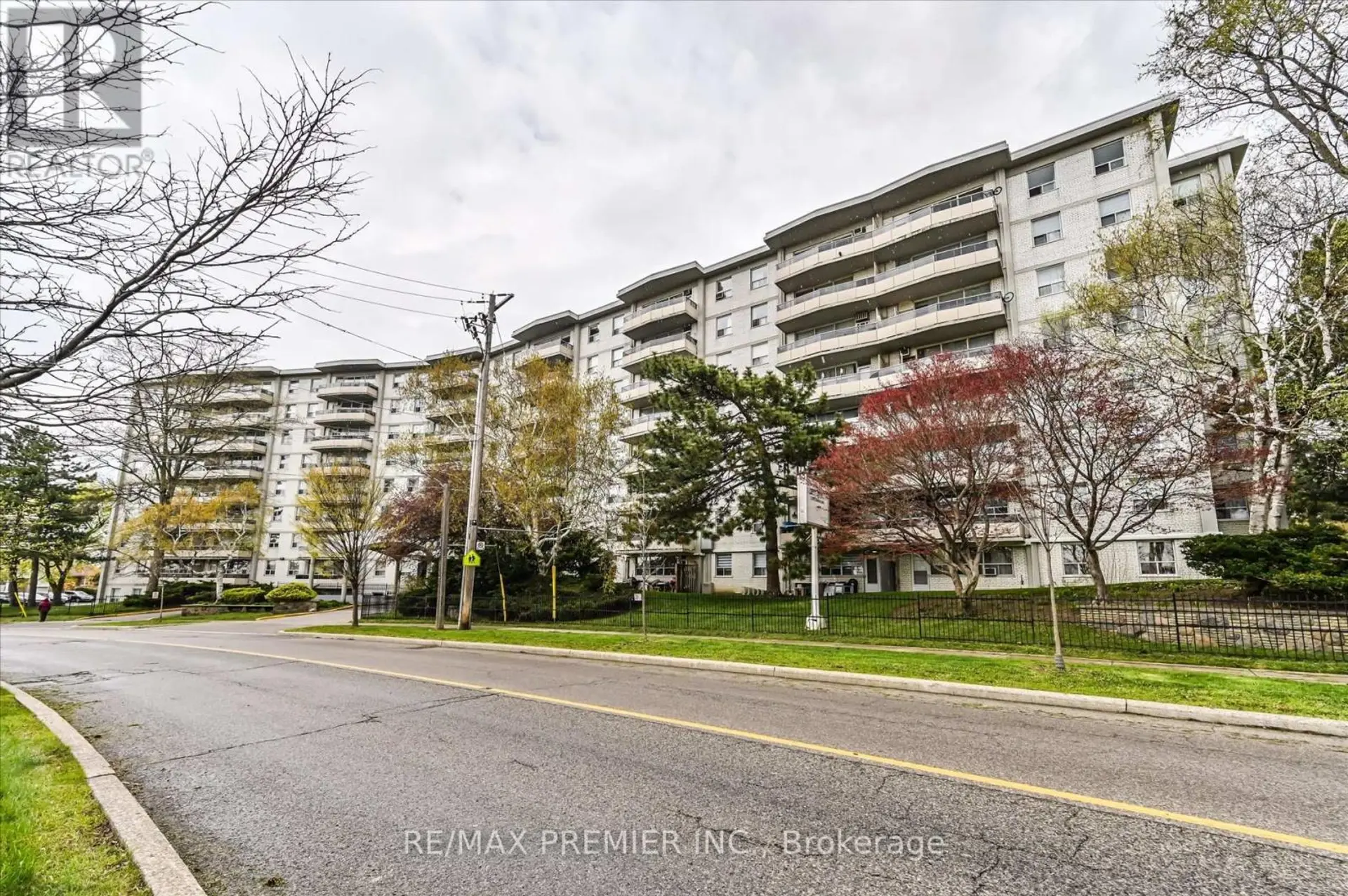 #716 80 GRANDRAVINE DRIVE - Image 12