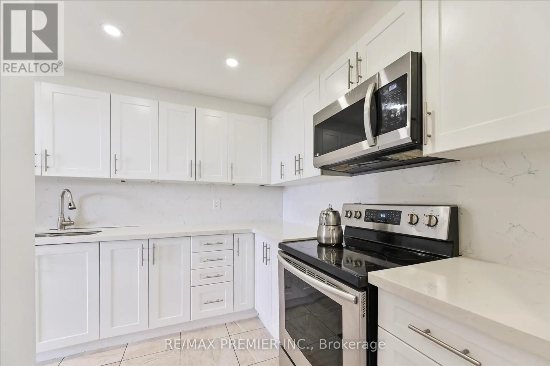 #716 80 GRANDRAVINE DRIVE - Image 2