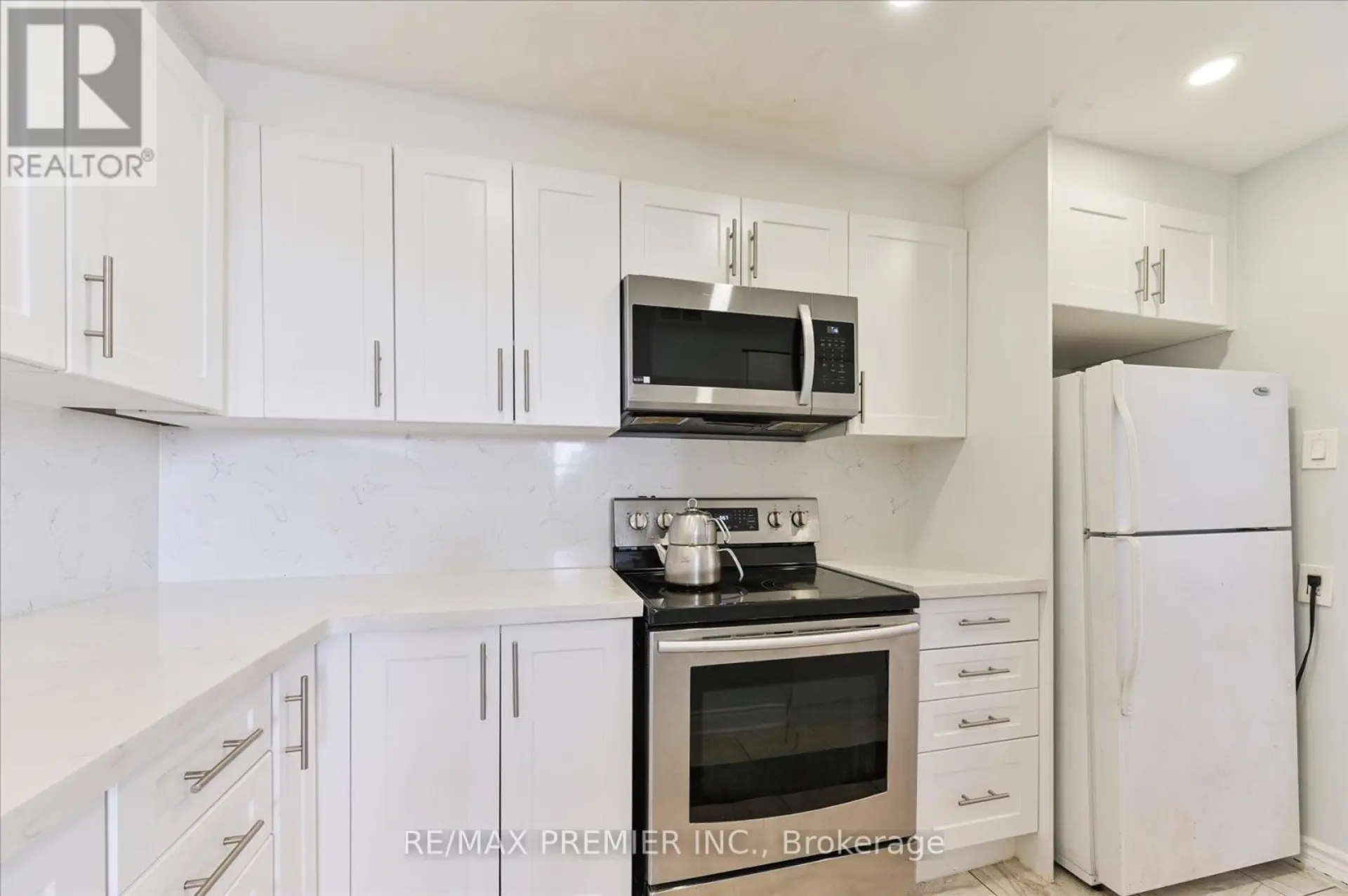 #716 80 GRANDRAVINE DRIVE - Image 3