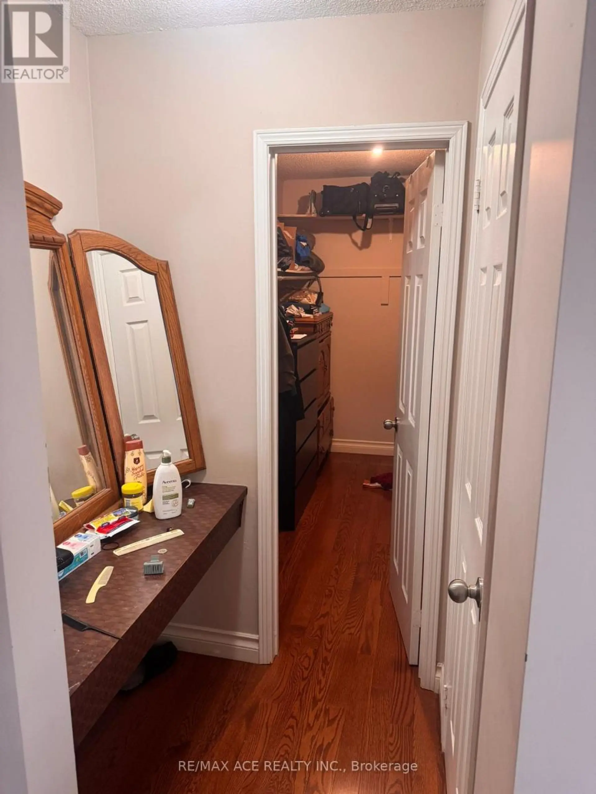 26 BROWNRIDGE COURT N - Image 11