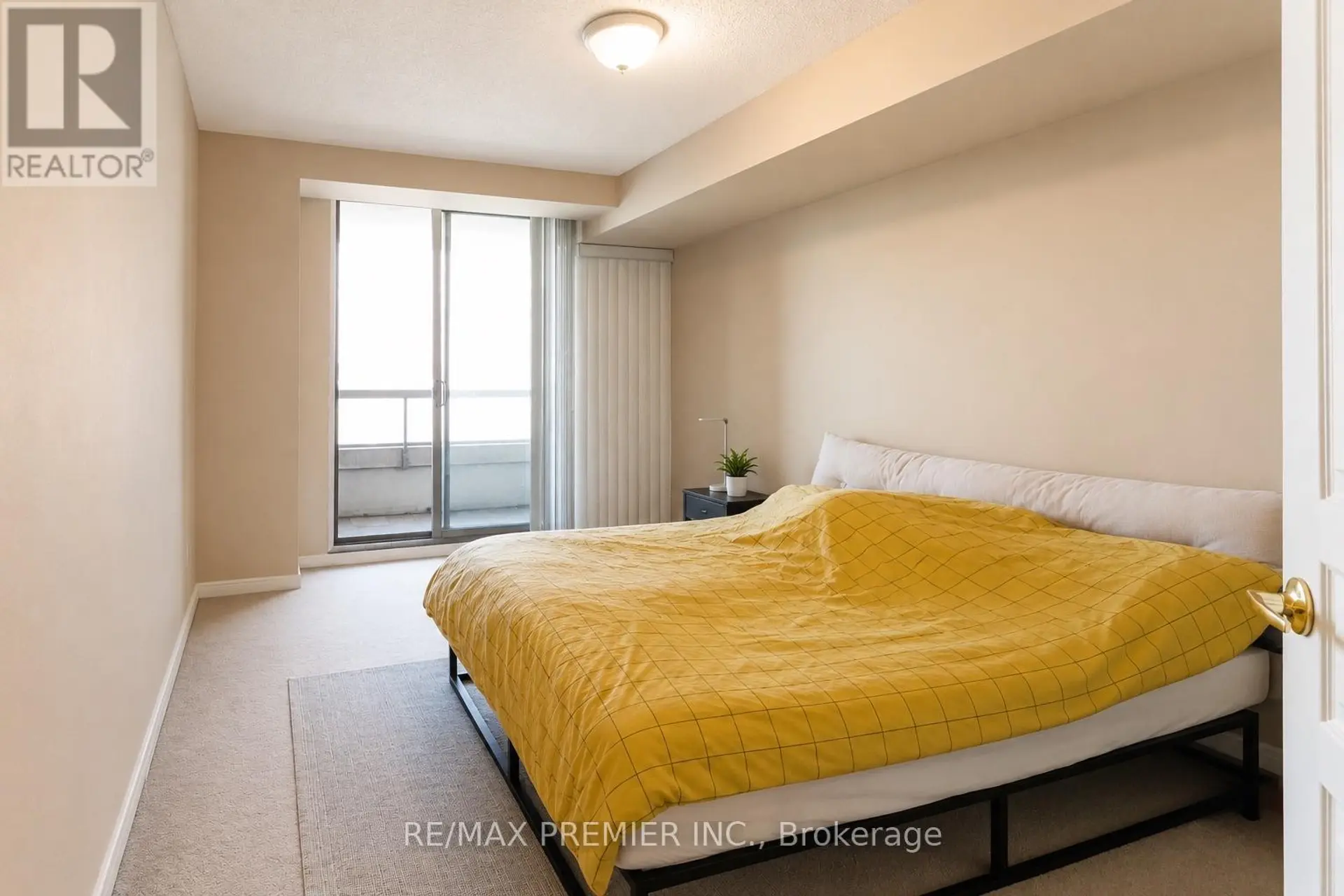 #504 19 NORTHERN HEIGHTS DRIVE - Image 5