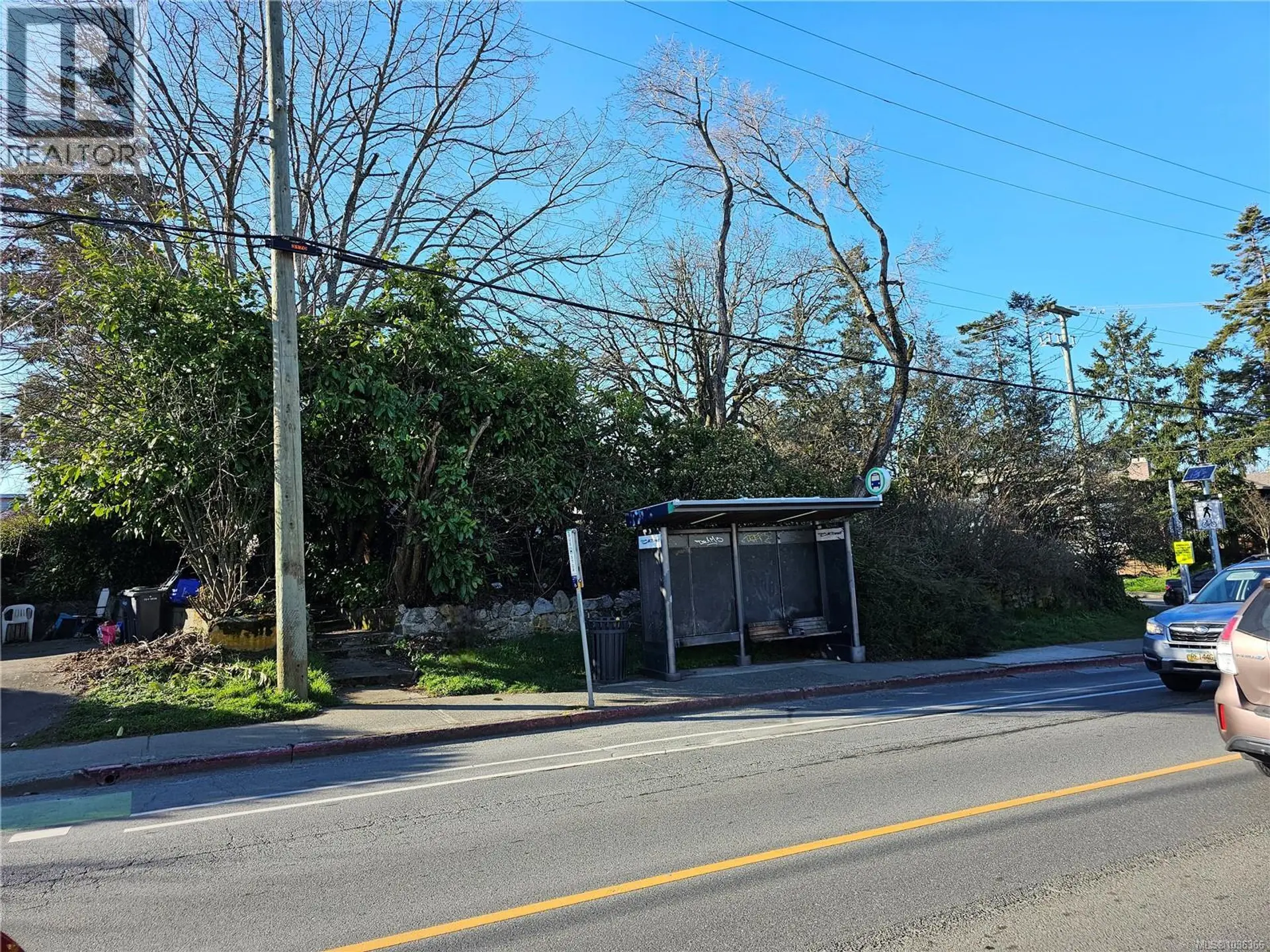 832 Lampson St - Image 3