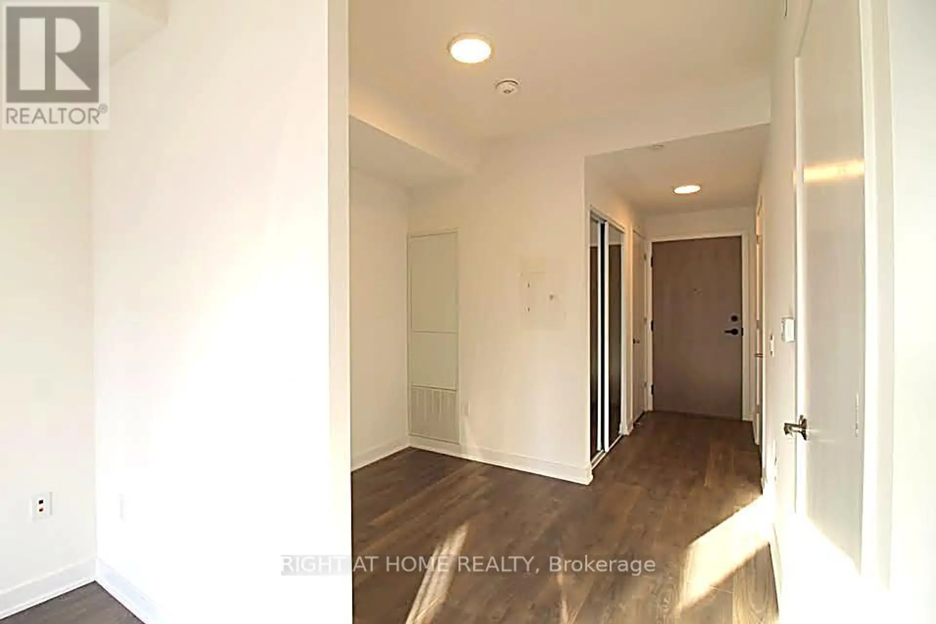#1606 130 RIVER STREET - Image 4