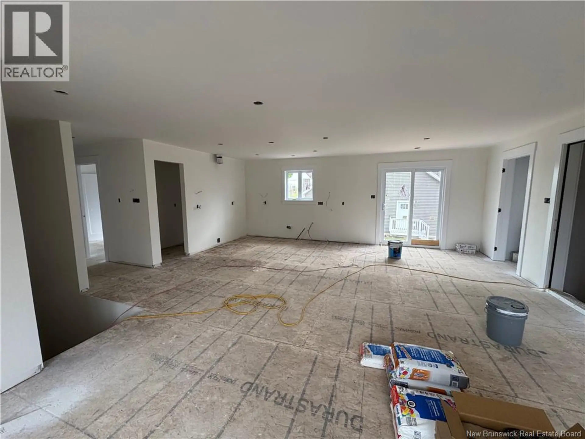 60 Mollins Crescent - Image 2
