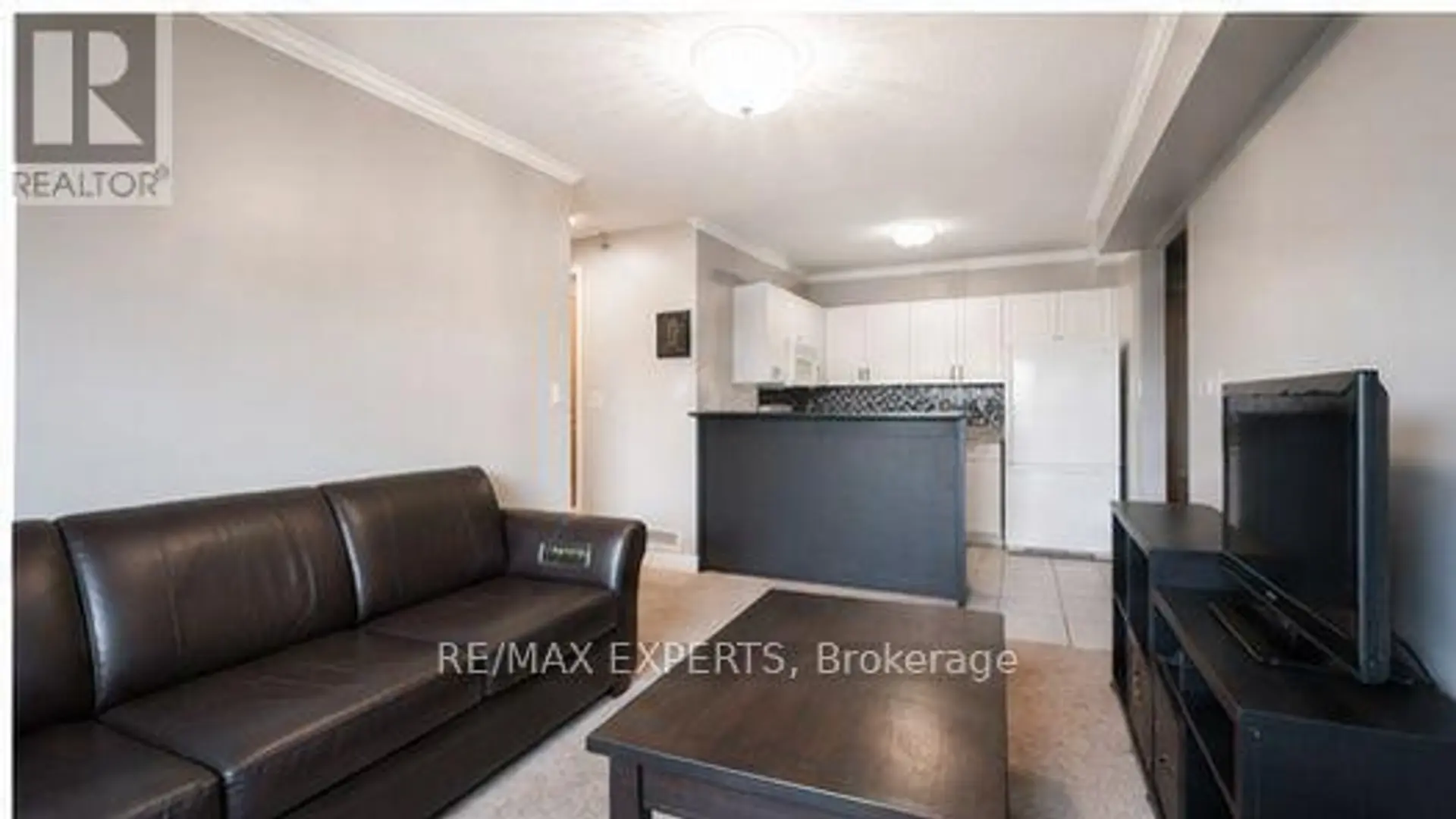 #319 8 HARRIS STREET - Image 7