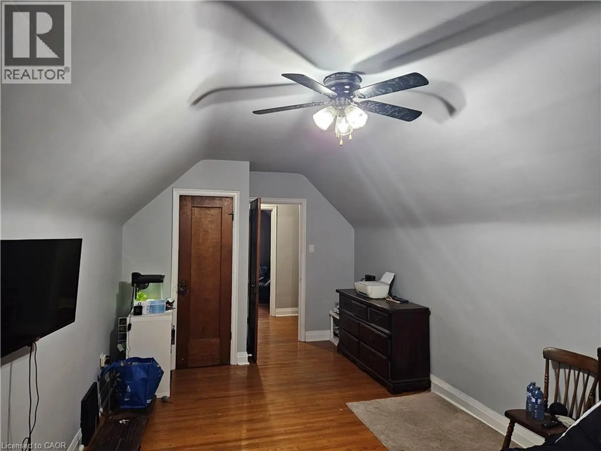 75 BARONS Avenue S - Image 13