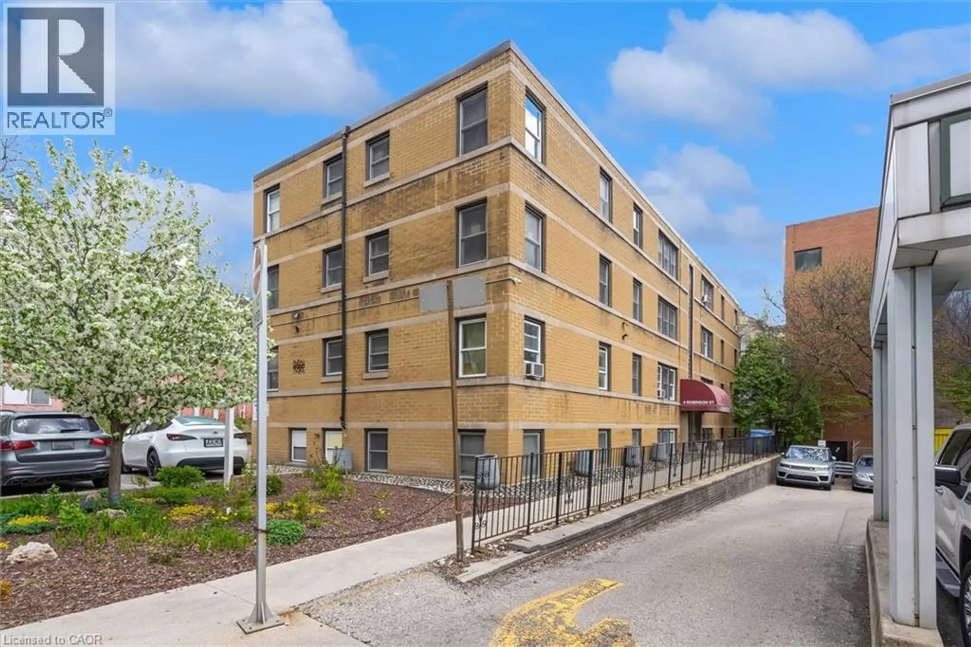 #14 4 ROBINSON Street - Image 1