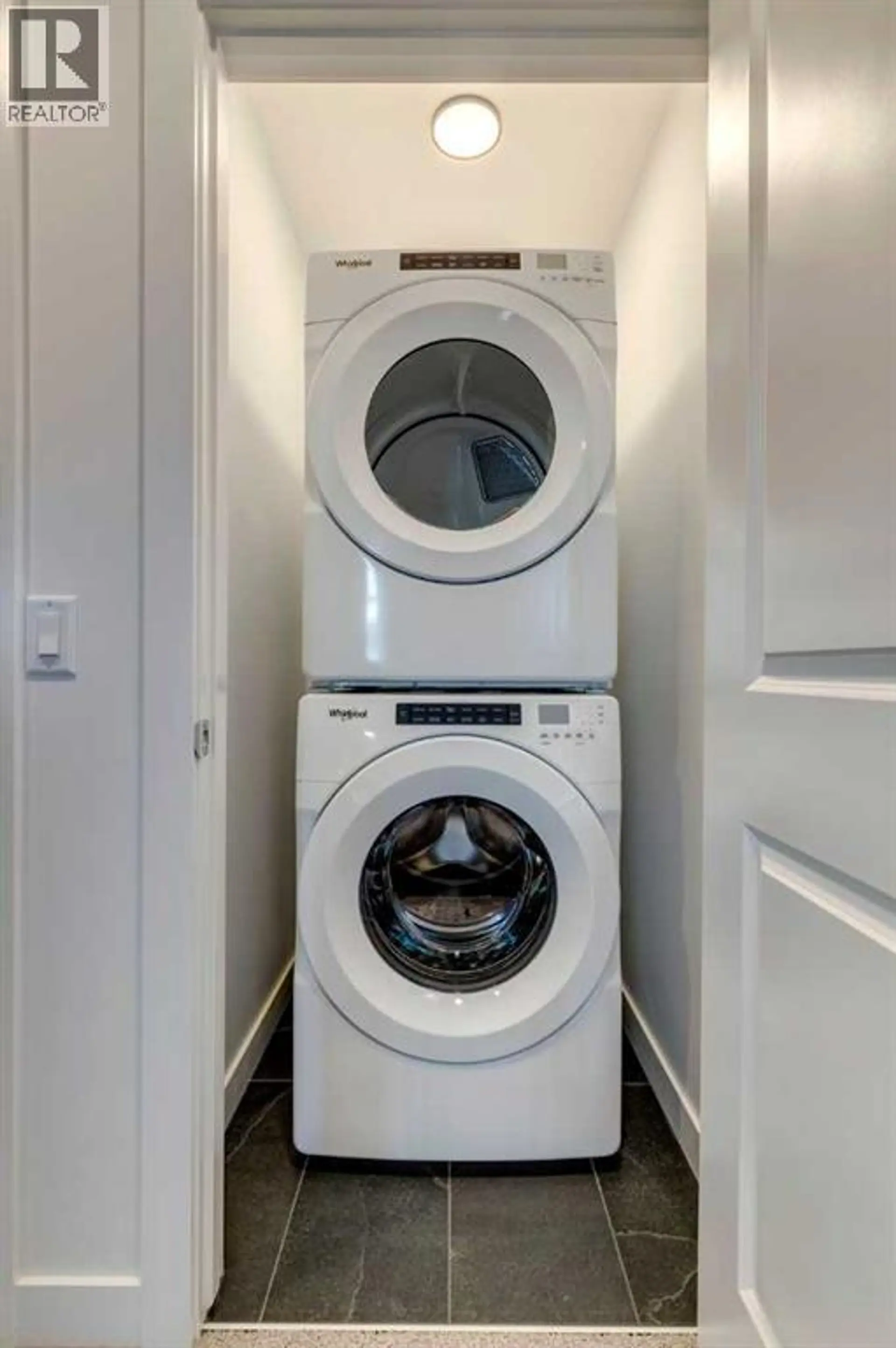 866 83 Street SW - Image 10