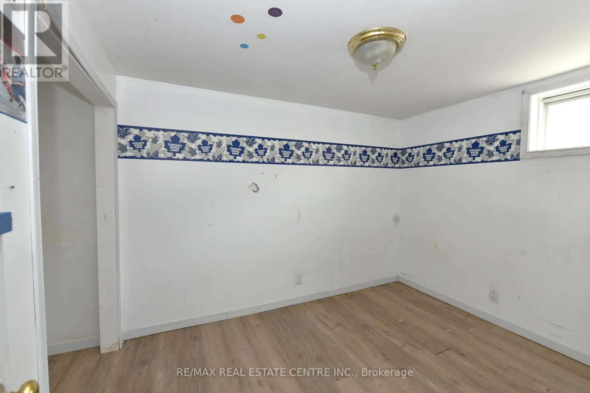 274 WELLINGTON STREET - Image 10