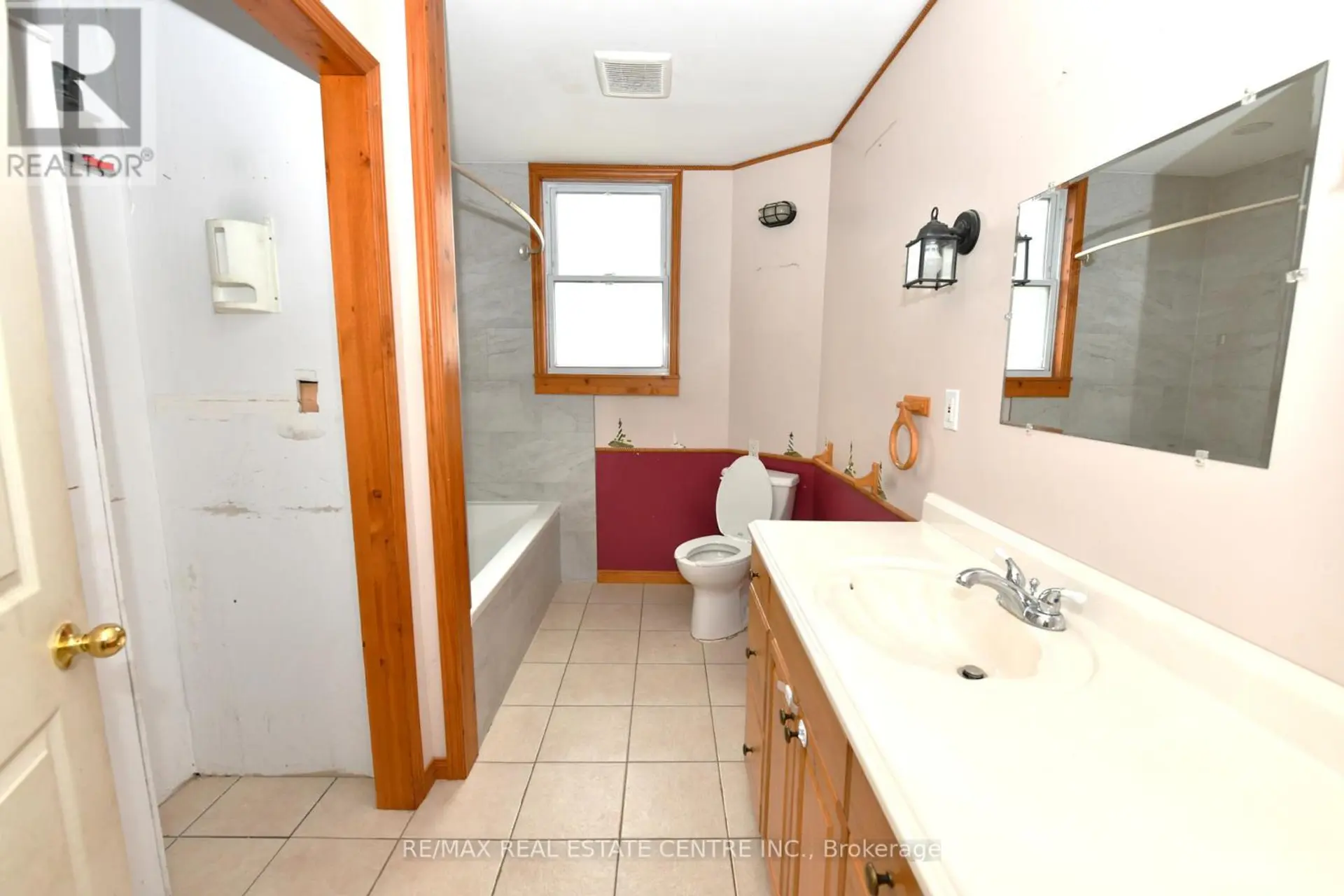 274 WELLINGTON STREET - Image 7