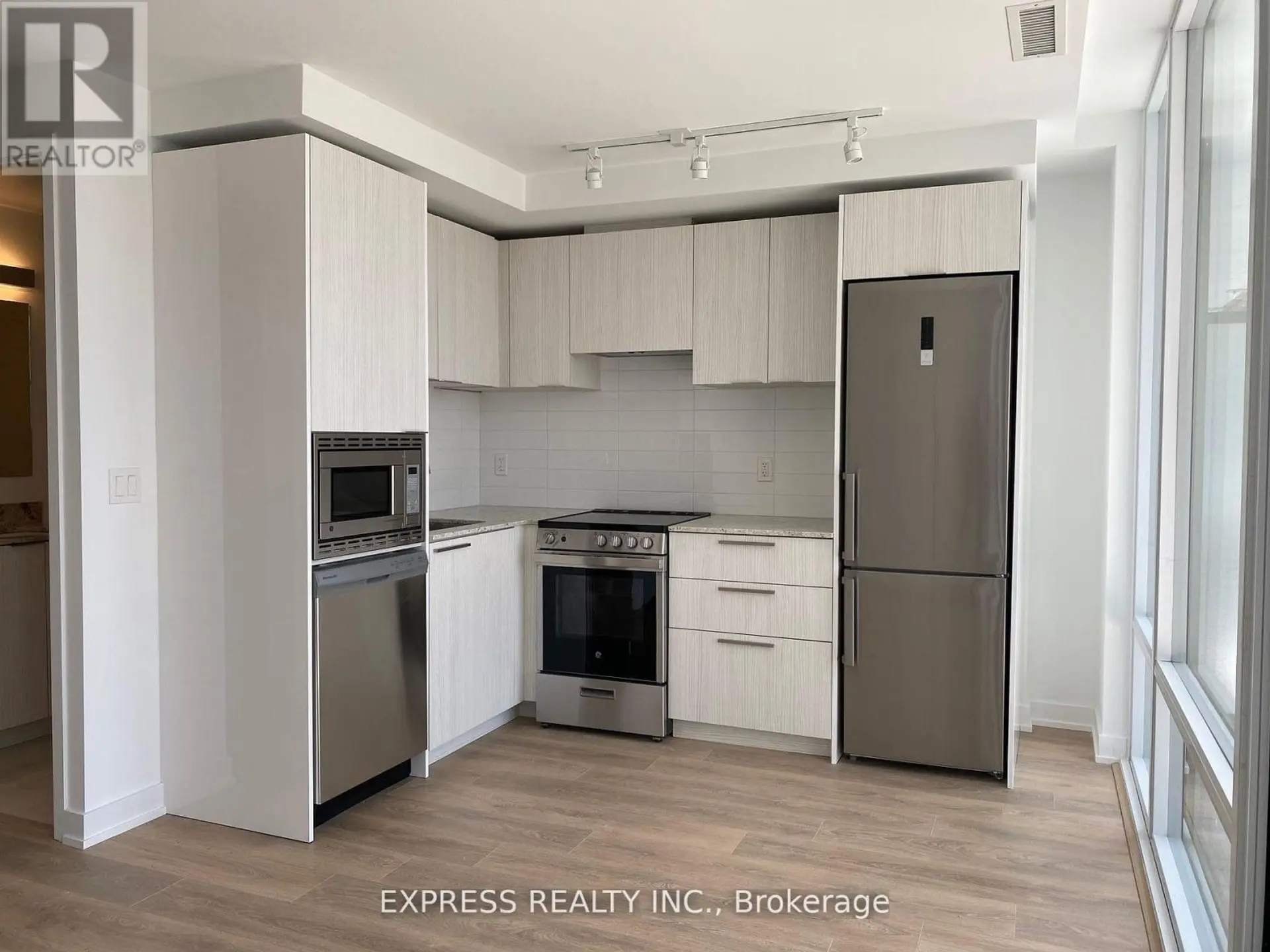 #2206 18 MAITLAND TERRACE - Image 3