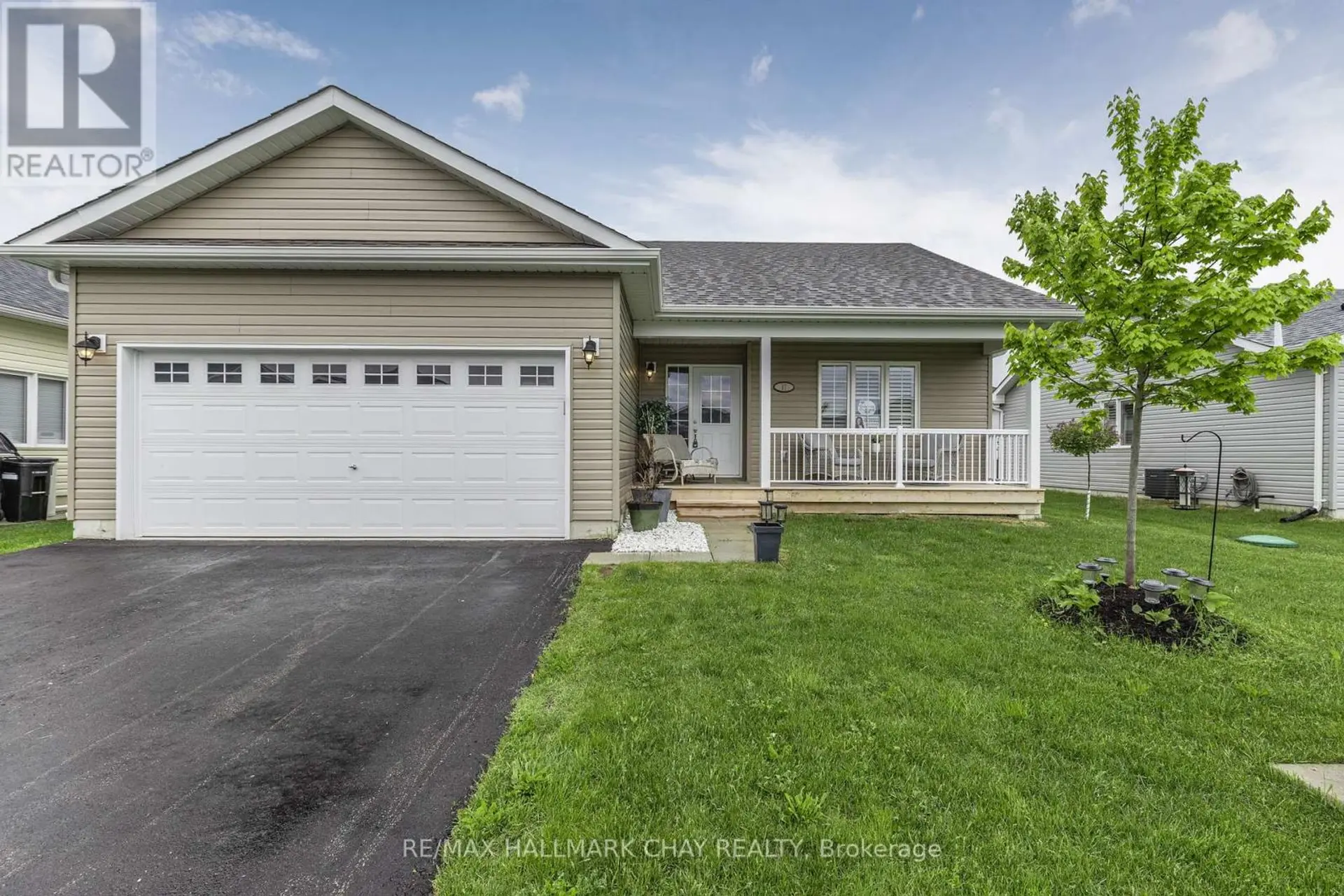 17 SOPHIE LANE S - Image 1
