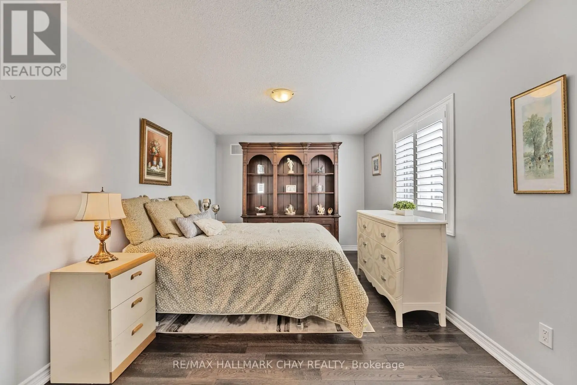 17 SOPHIE LANE S - Image 14