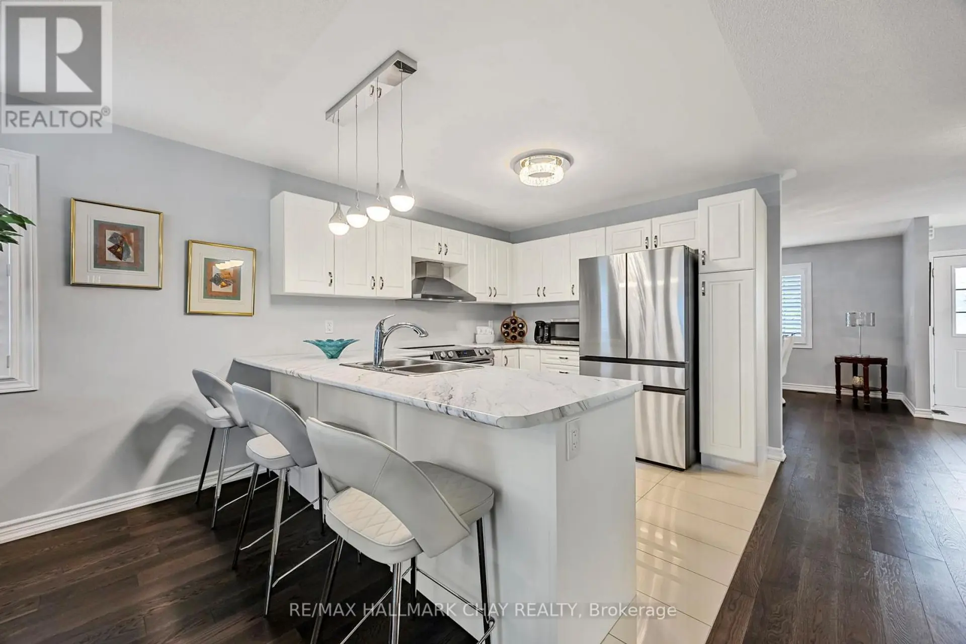 17 SOPHIE LANE S - Image 7