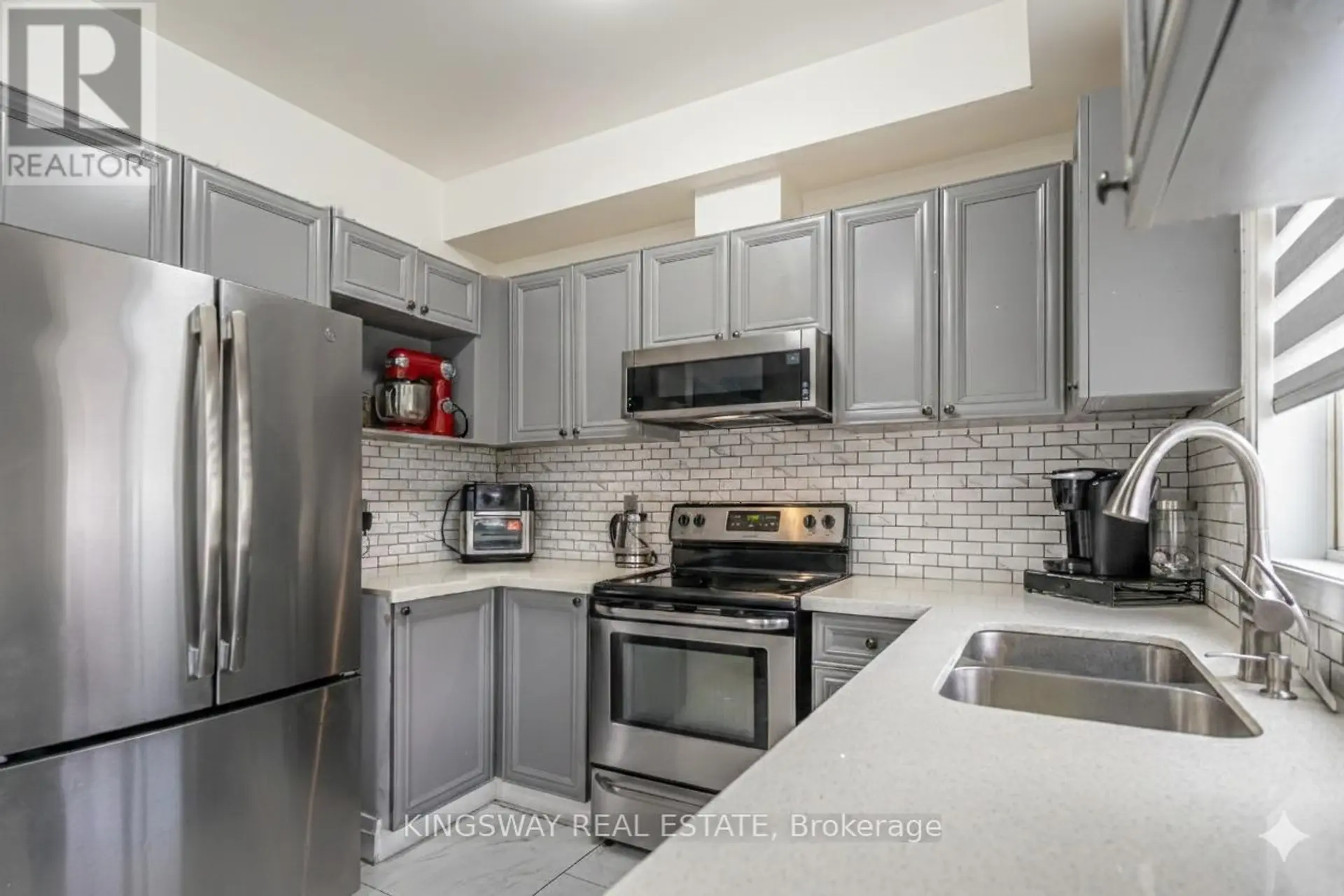 #6 280 HILLCREST AVENUE - Image 4
