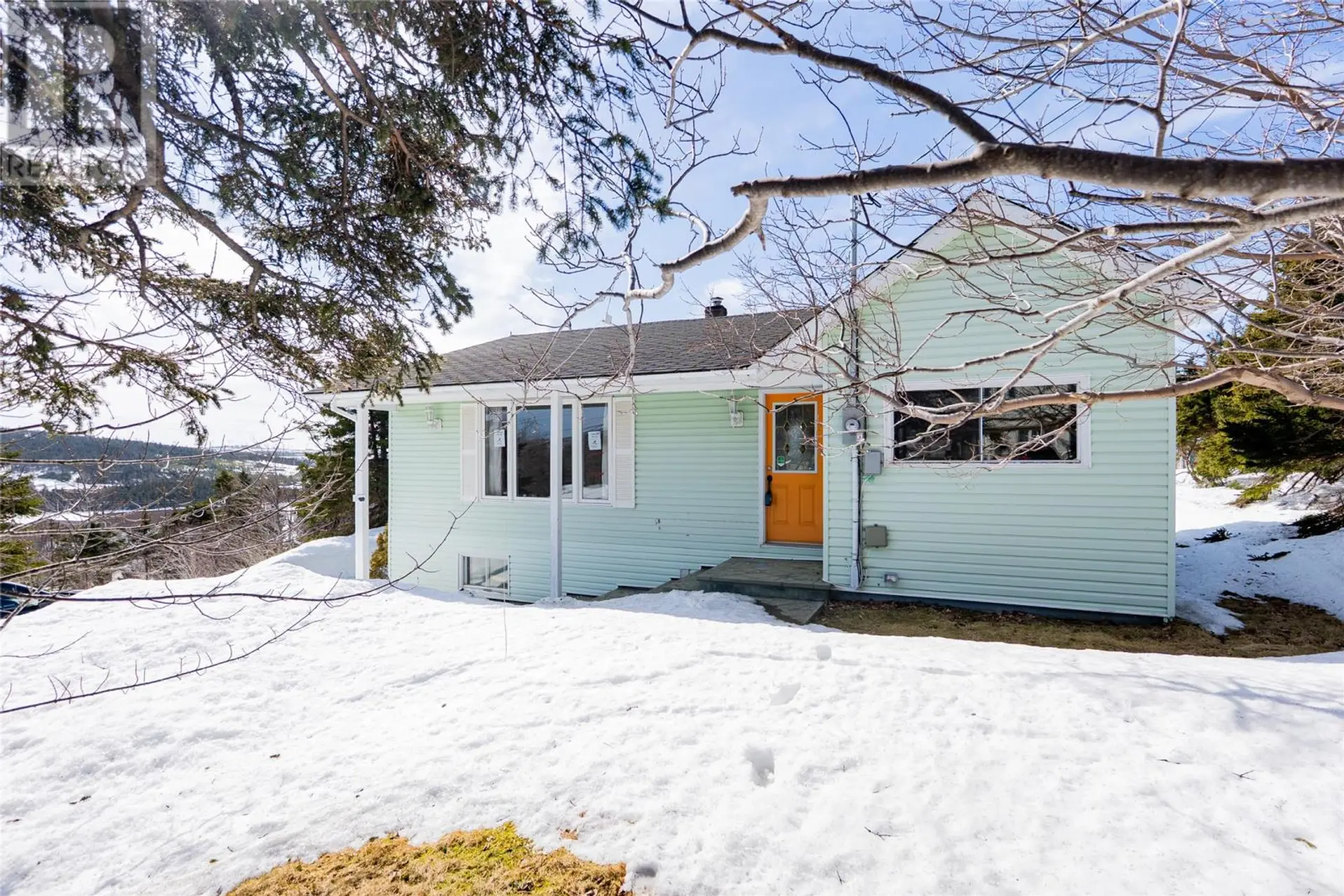 11 Paradise Road - Image 1