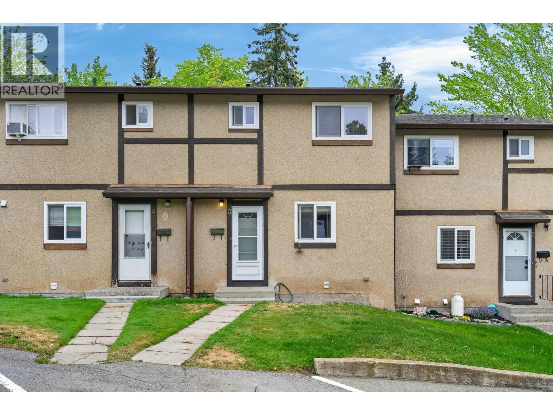 #3 1605 Summit Drive - Image 1