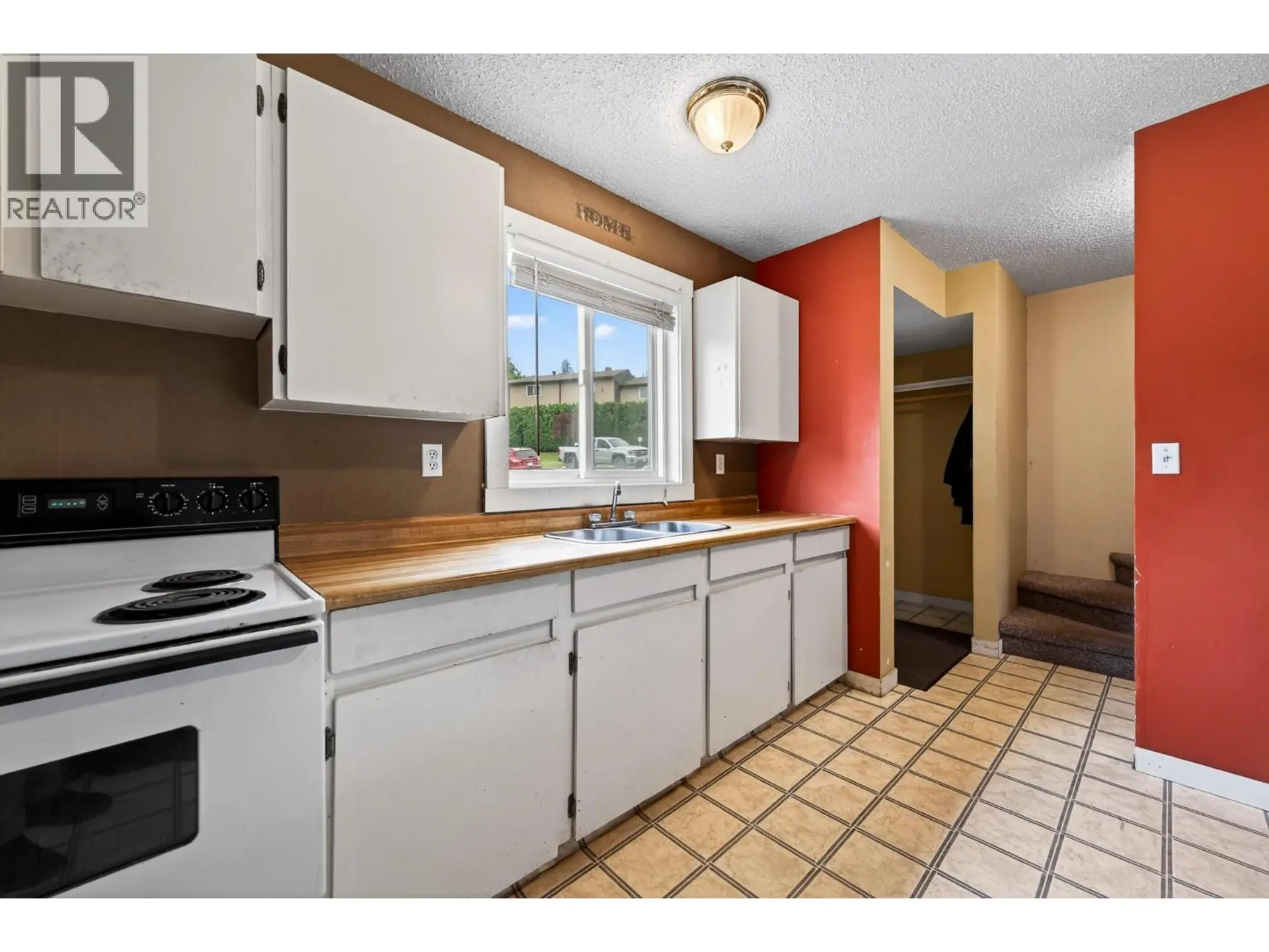 #3 1605 Summit Drive - Image 8