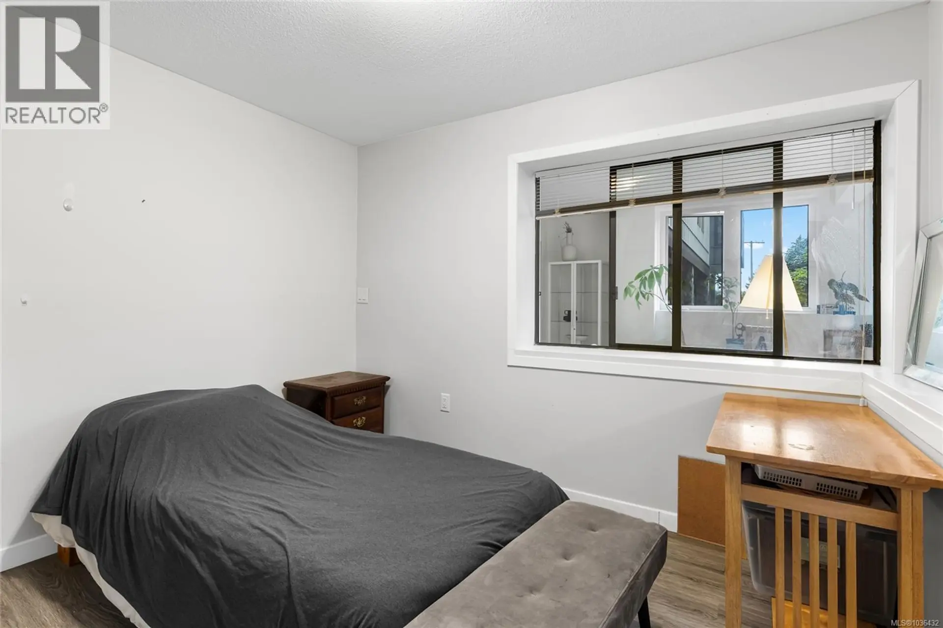 #103 1875 Lansdowne Rd - Image 7