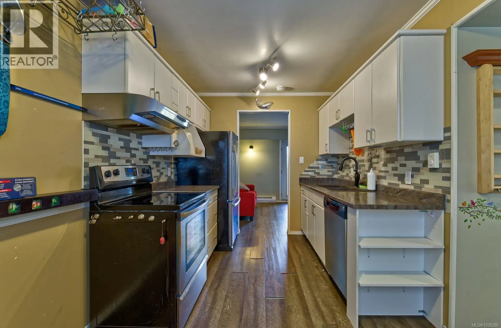 #8 721 Malone Rd - Image 1
