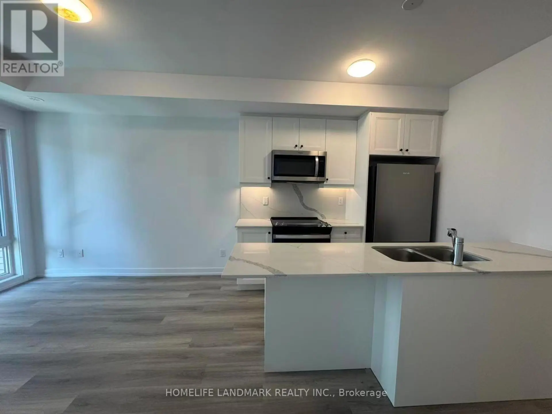 #308 5 BANCROFT LANE - Image 3