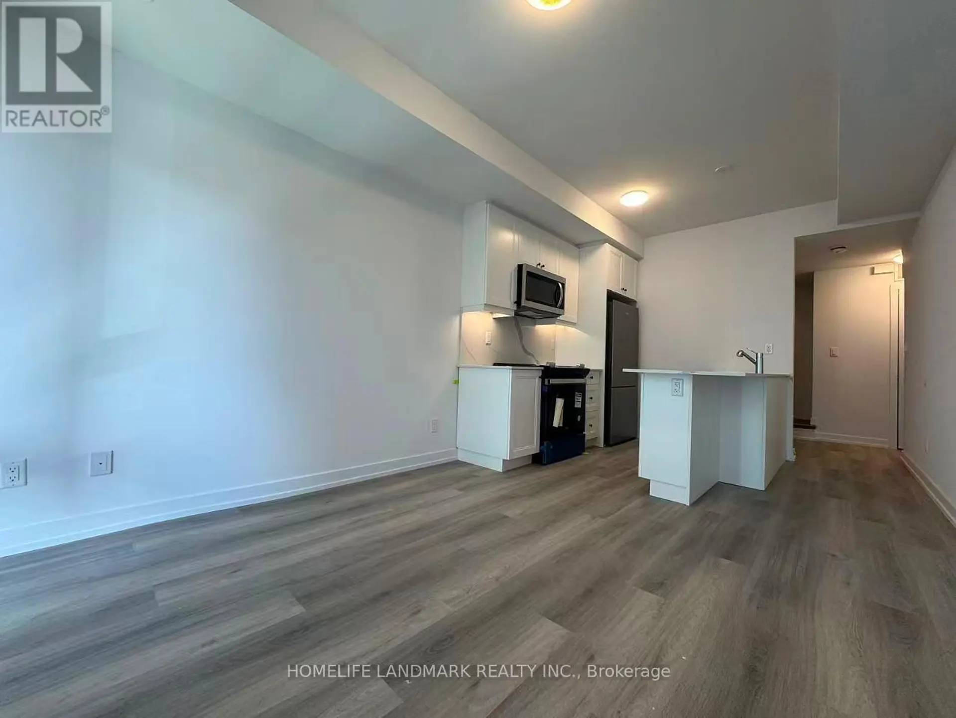 #308 5 BANCROFT LANE - Image 1