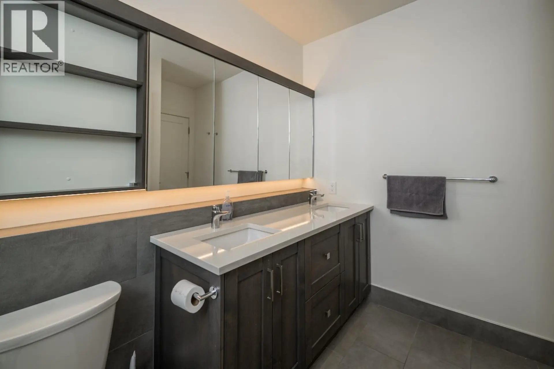 #201 1087 6TH AVENUE - Image 8