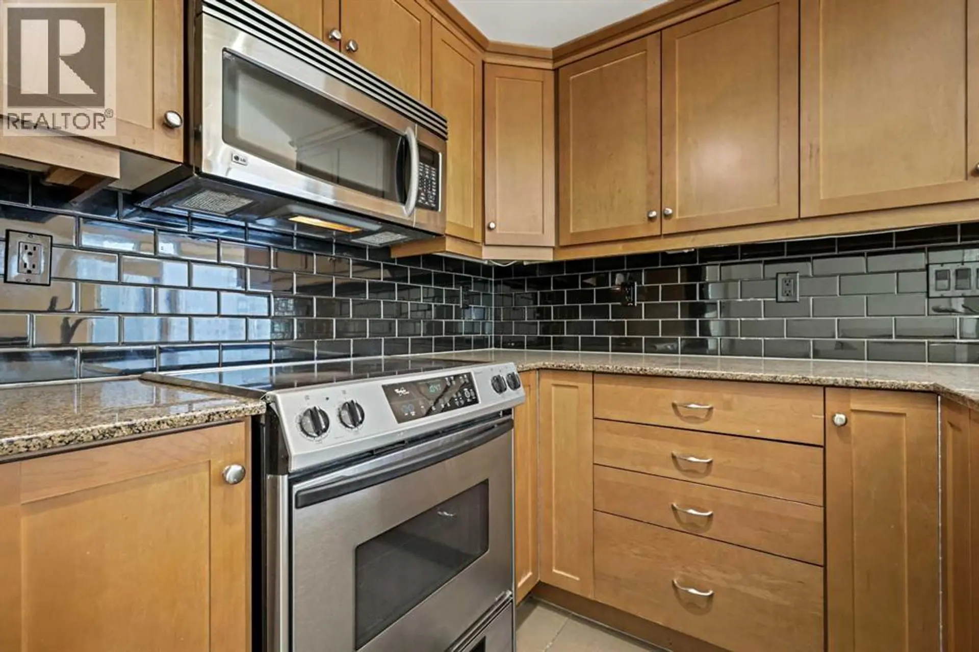 #1607 910 5 Avenue SW - Image 8