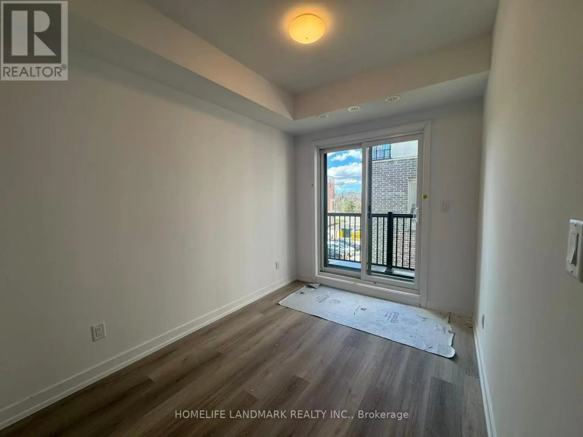 #308 5 BANCROFT LANE - Image 4