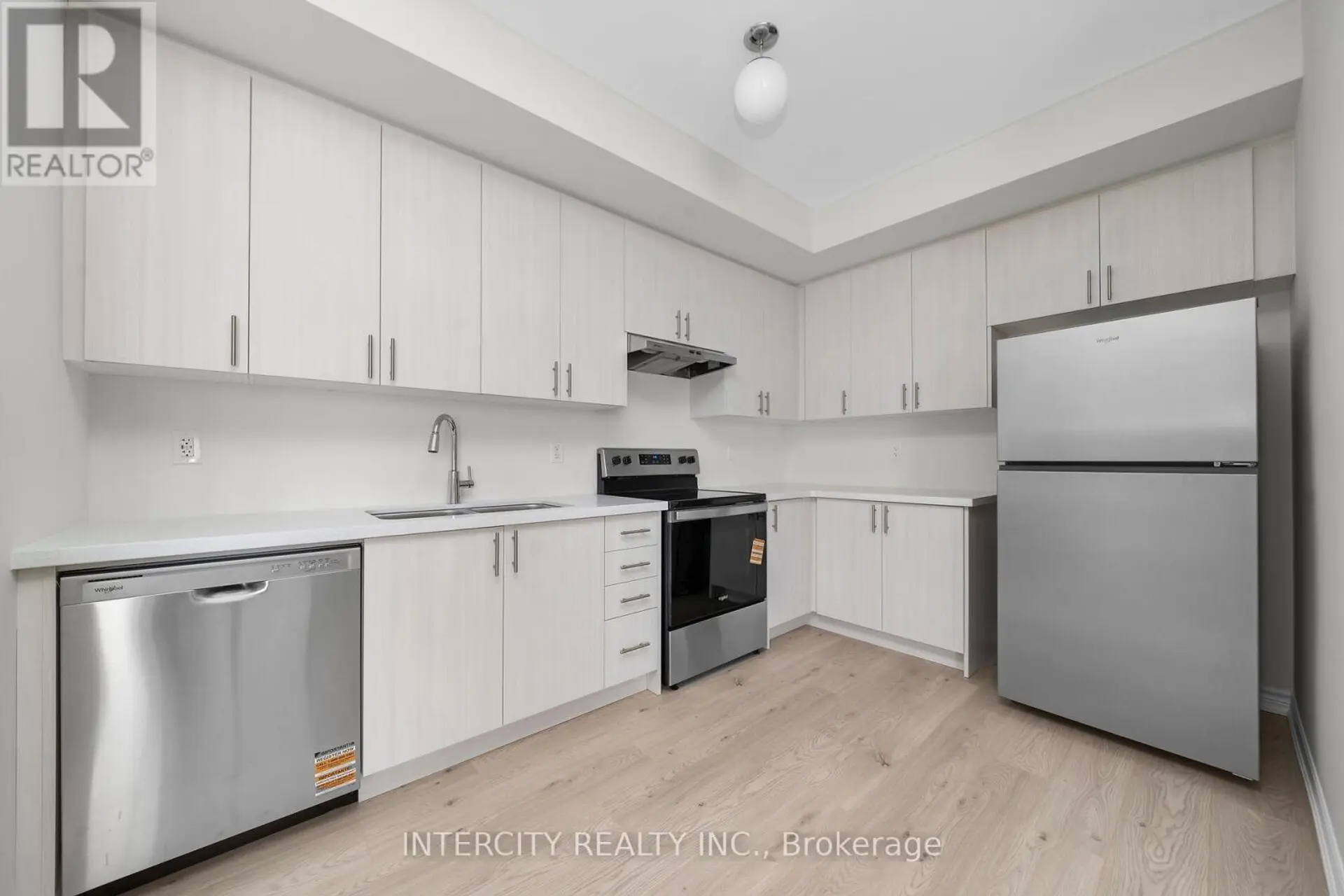 #13Z 565 TIM MANLEY AVENUE - Image 3