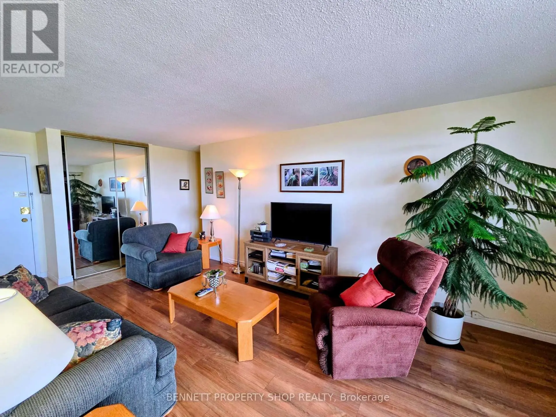 #1007 2400 VIRGINIA DRIVE - Image 6