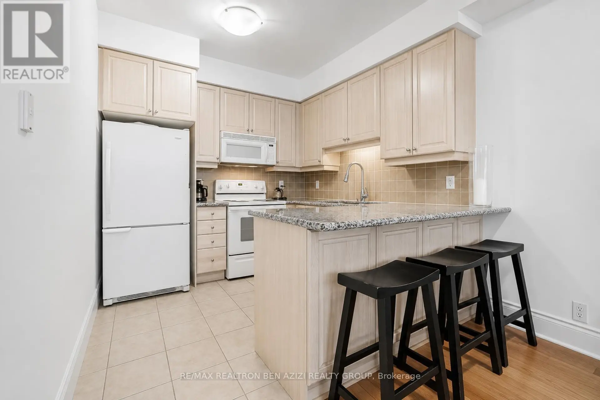 #2324 80 HARRISON GARDEN BOULEVARD - Image 8